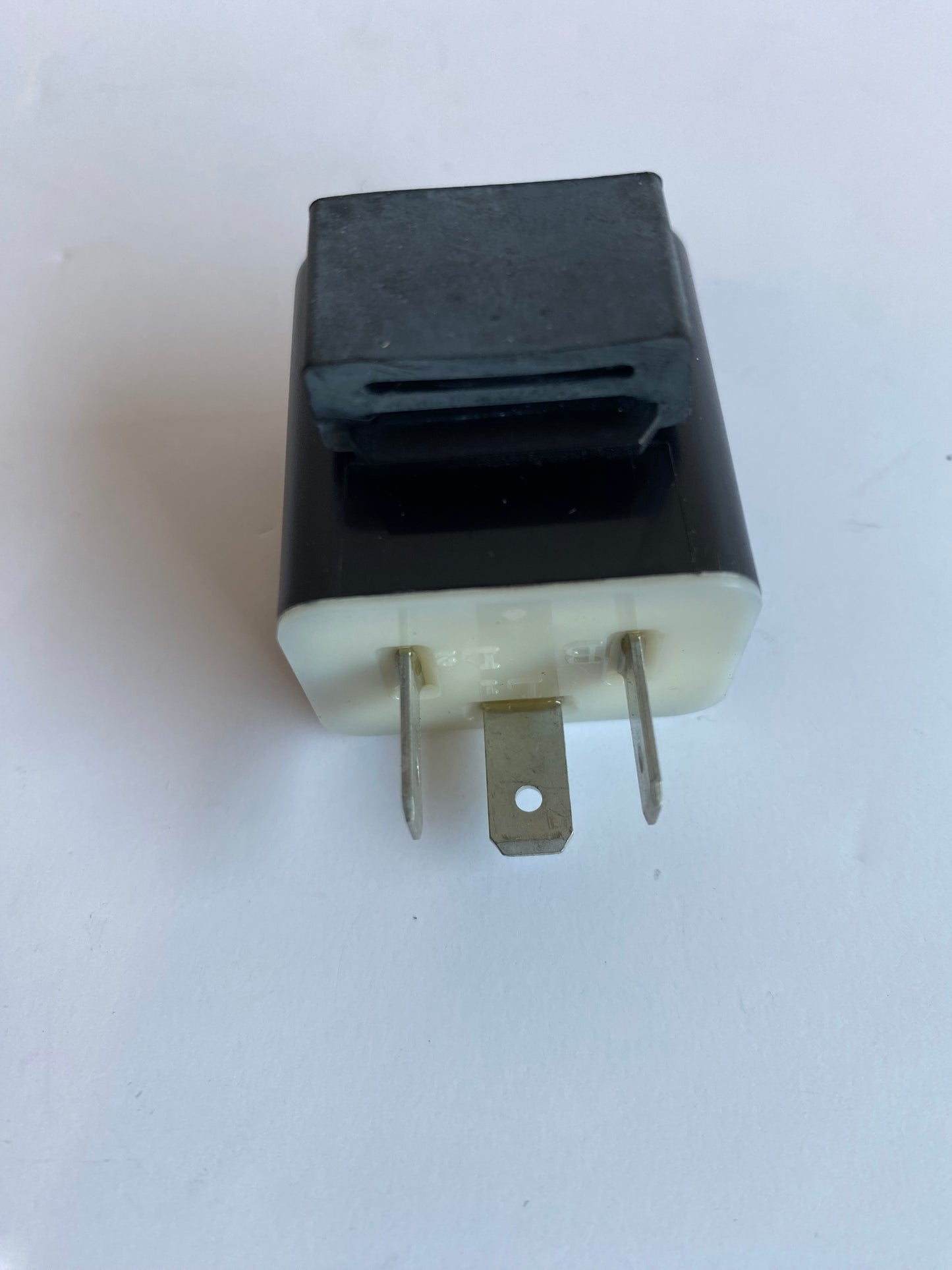 Relay for passing lamp Police Harley Davidson REF OEM: 68563-04