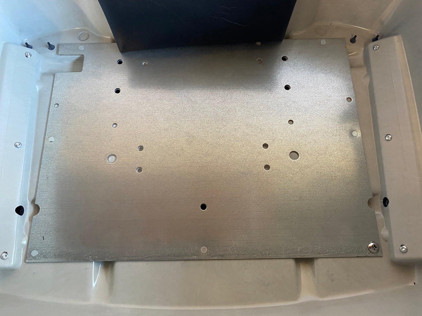 Low Tour Pak Raw Harley Davidson REF OEM 53117-97BDK