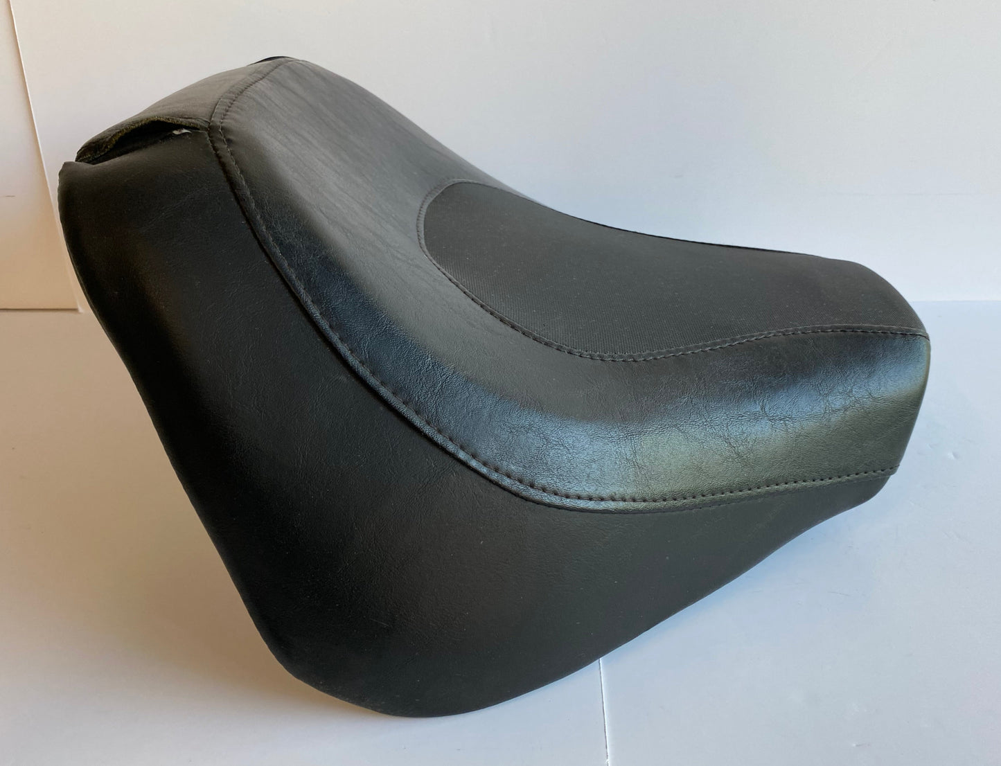 Original Softail ROCKER C saddle Harley Davidson REF OEM 51480-08A