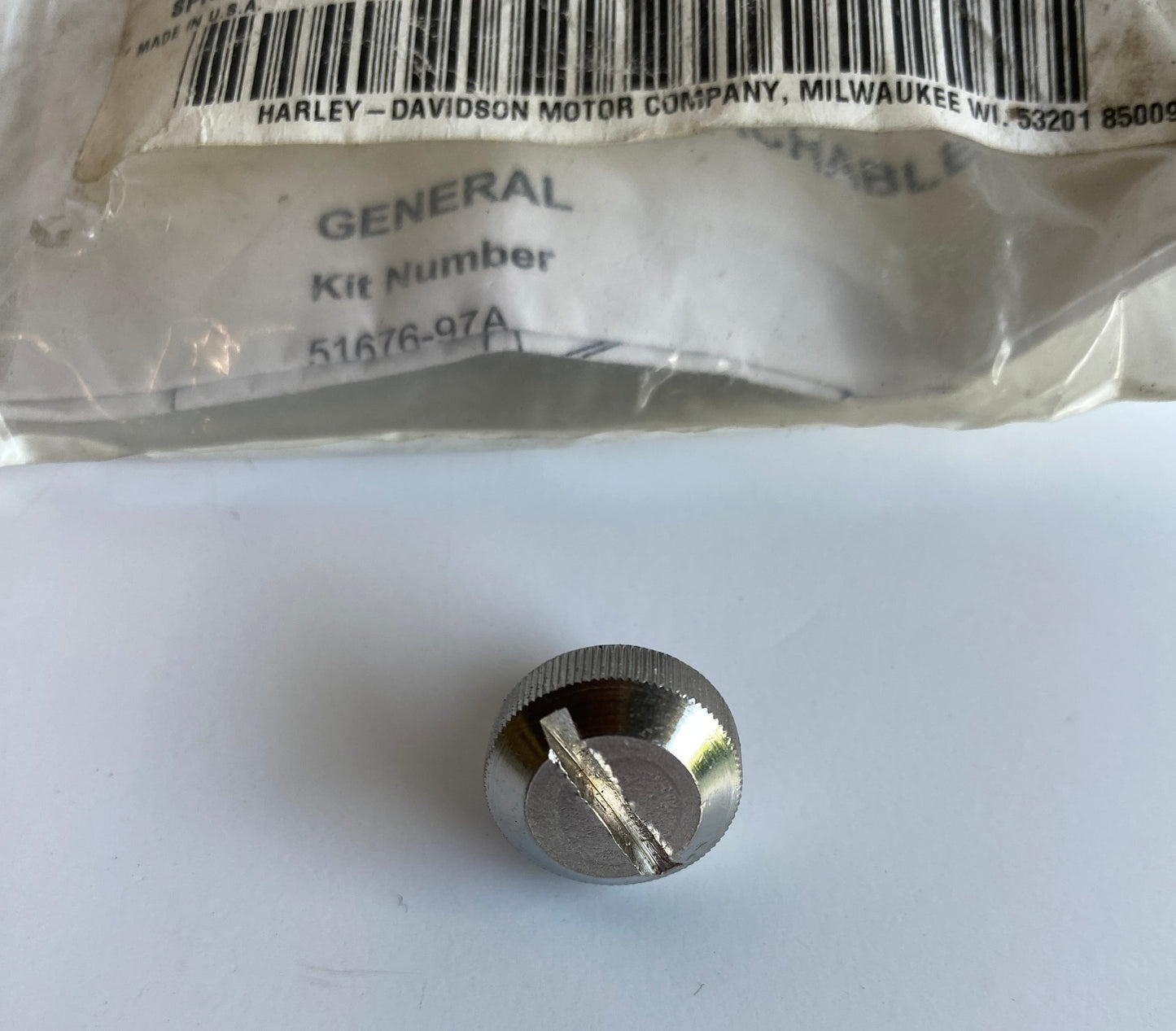 Harley Davidson knurled seat screw REF OEM 51676-97A