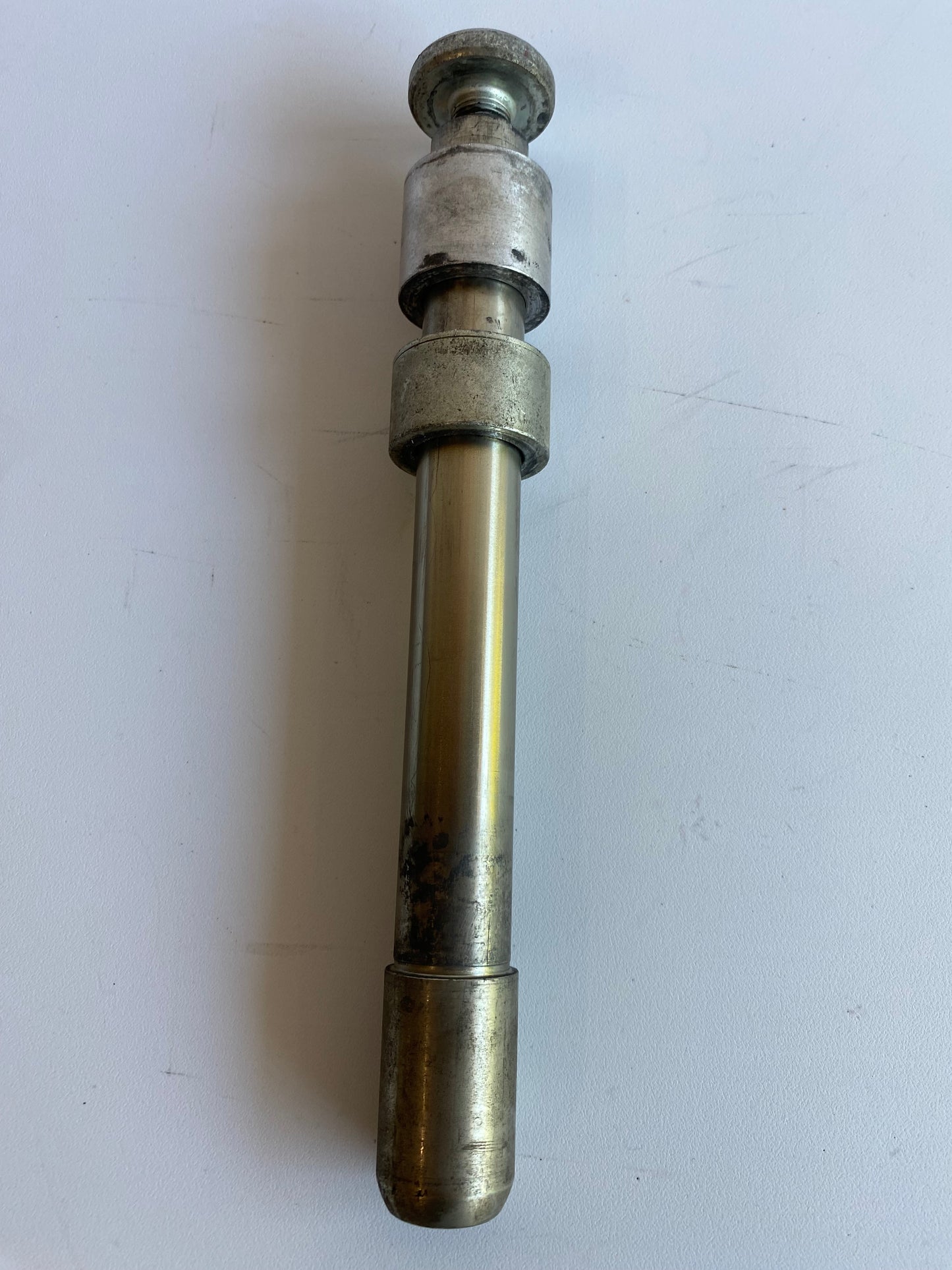 Front wheel axle Softail Rocker C Harley Davidson REF OEM 41348-08