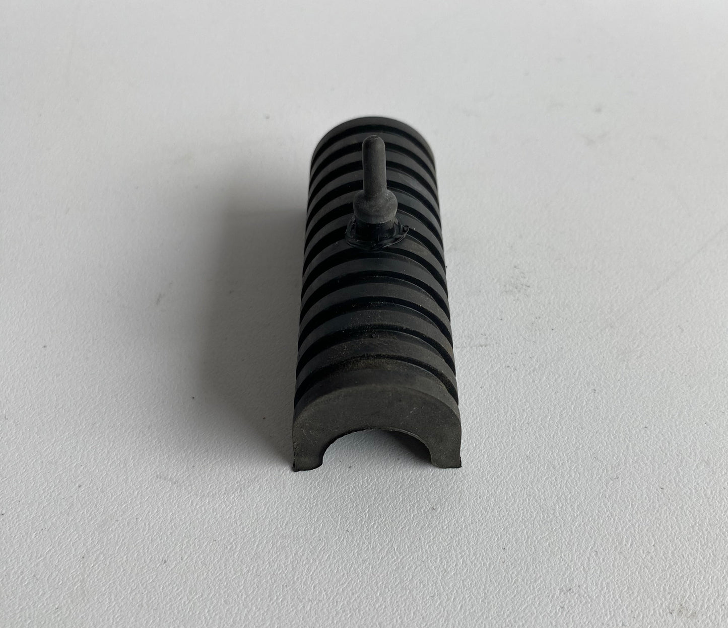 Caoutchouc inférieur de sacoche Harley Davidson REF OEM 90764-93