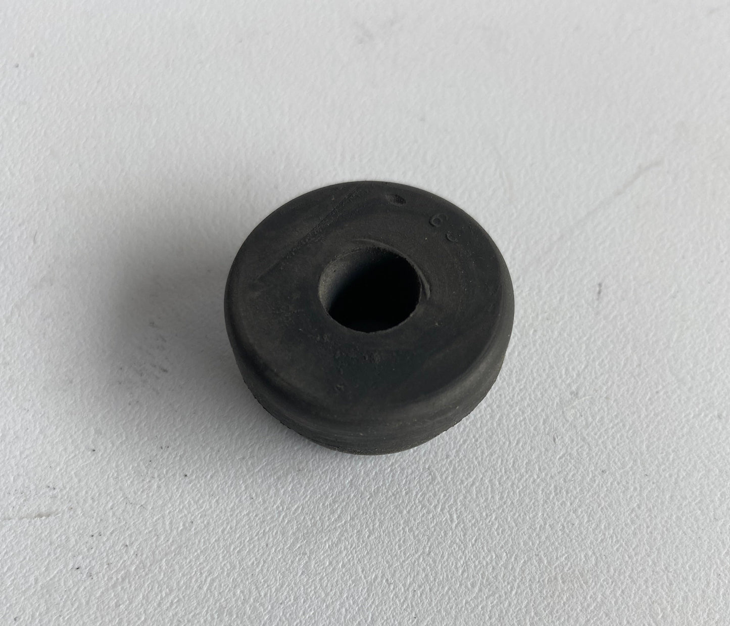Caoutchouc de fixation de sacoche Touring Harley Davidson REF OEM 11464