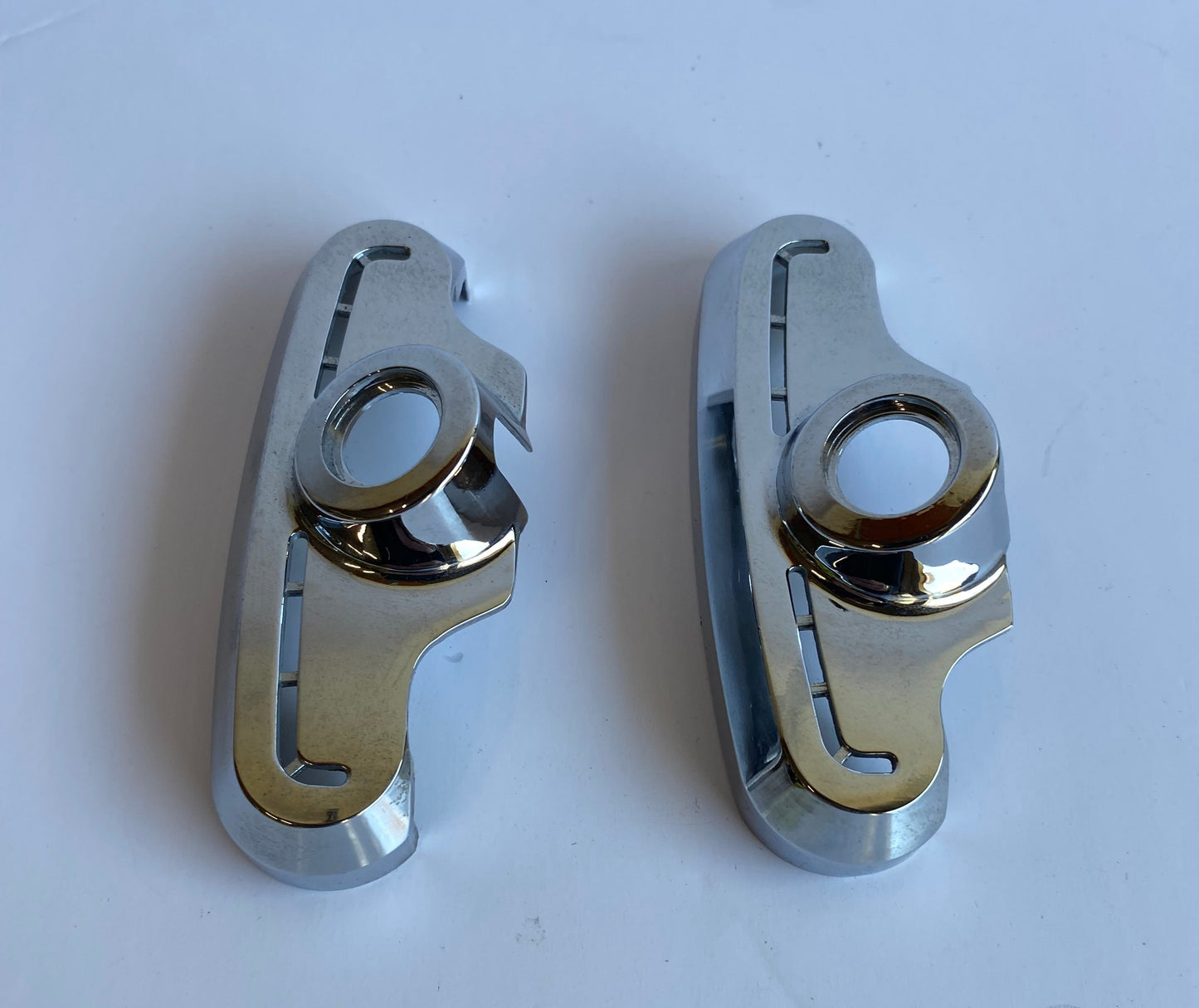 Cache bougies chrome Scorpion Kuryakyn Harley Davidson REF 8315
