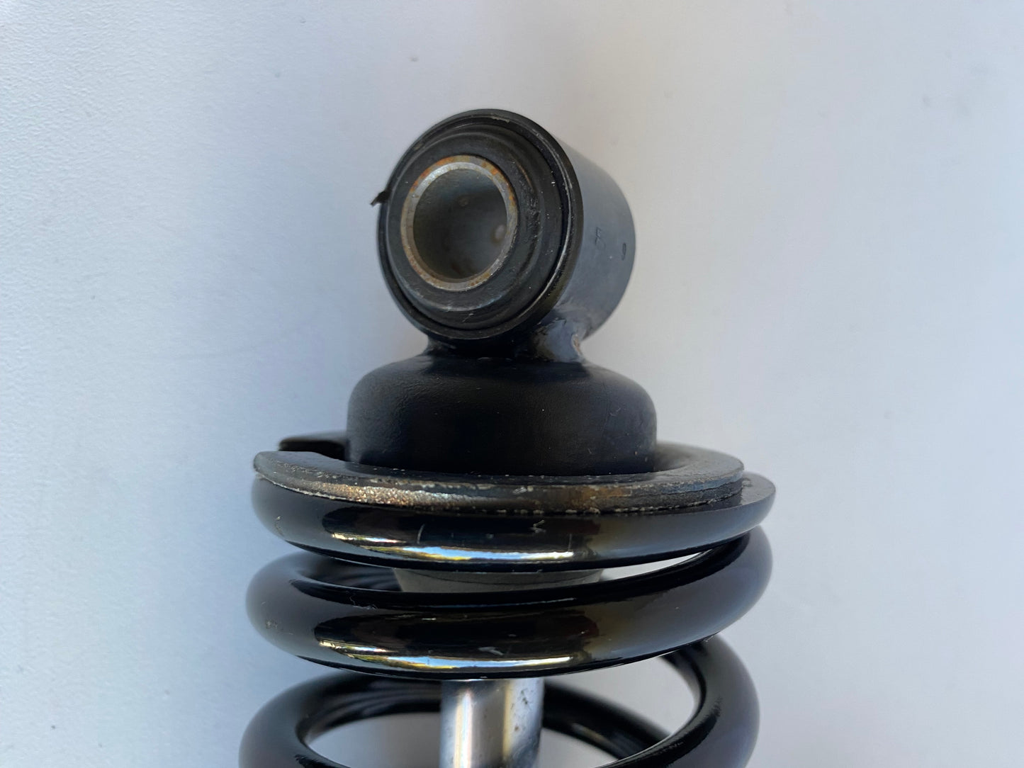 Amortisseur arrière gauche Touring Harley Davidson REF OEM 54000081
