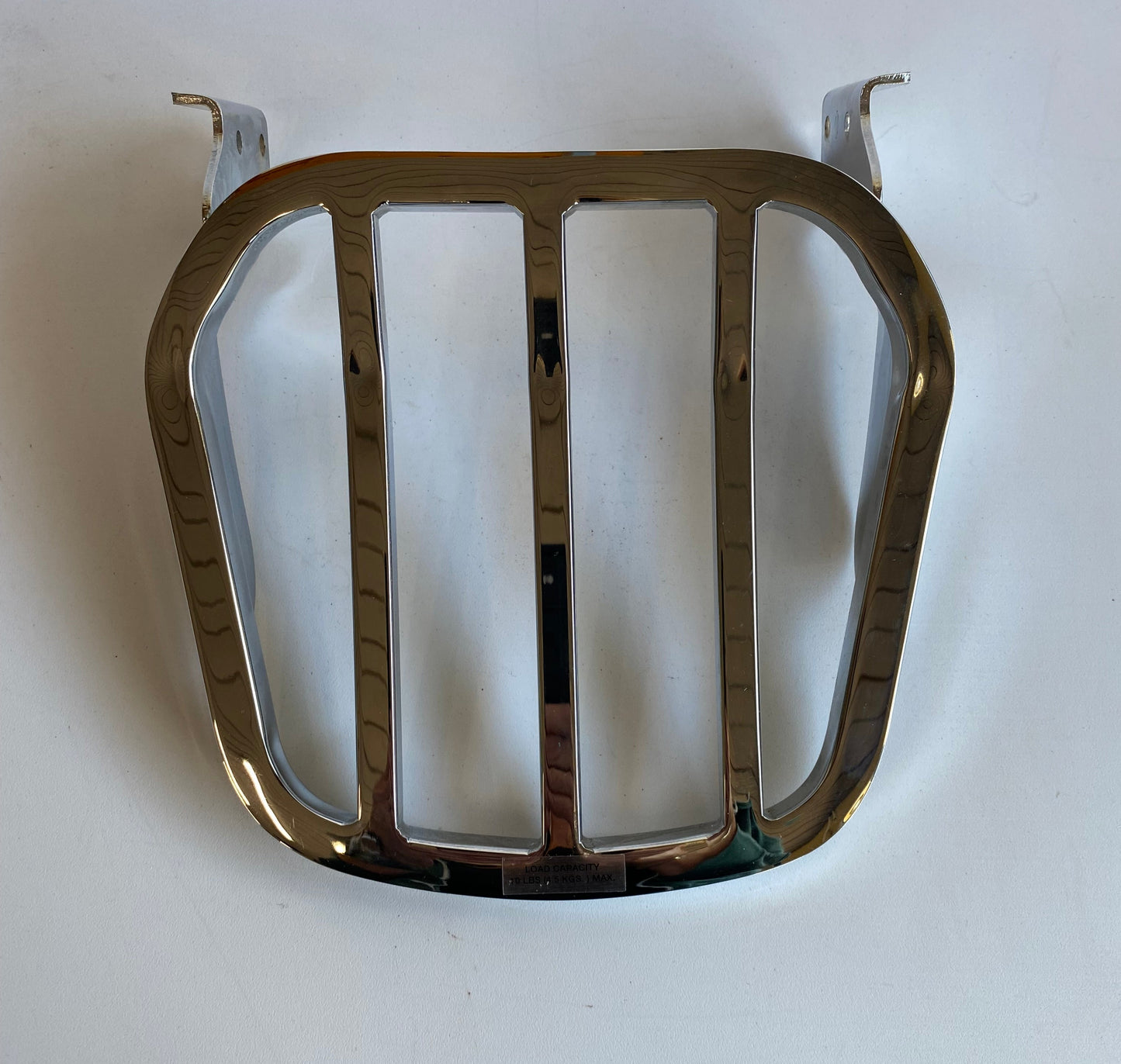Porte paquet chromé sur sissy bar Dyna Fat Bob Harley Davidson REF OEM 53982-08