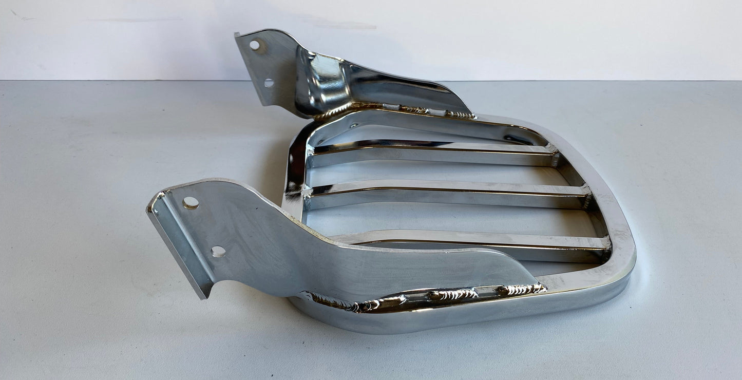 Porte paquet chromé sur sissy bar Dyna Fat Bob Harley Davidson REF OEM 53982-08