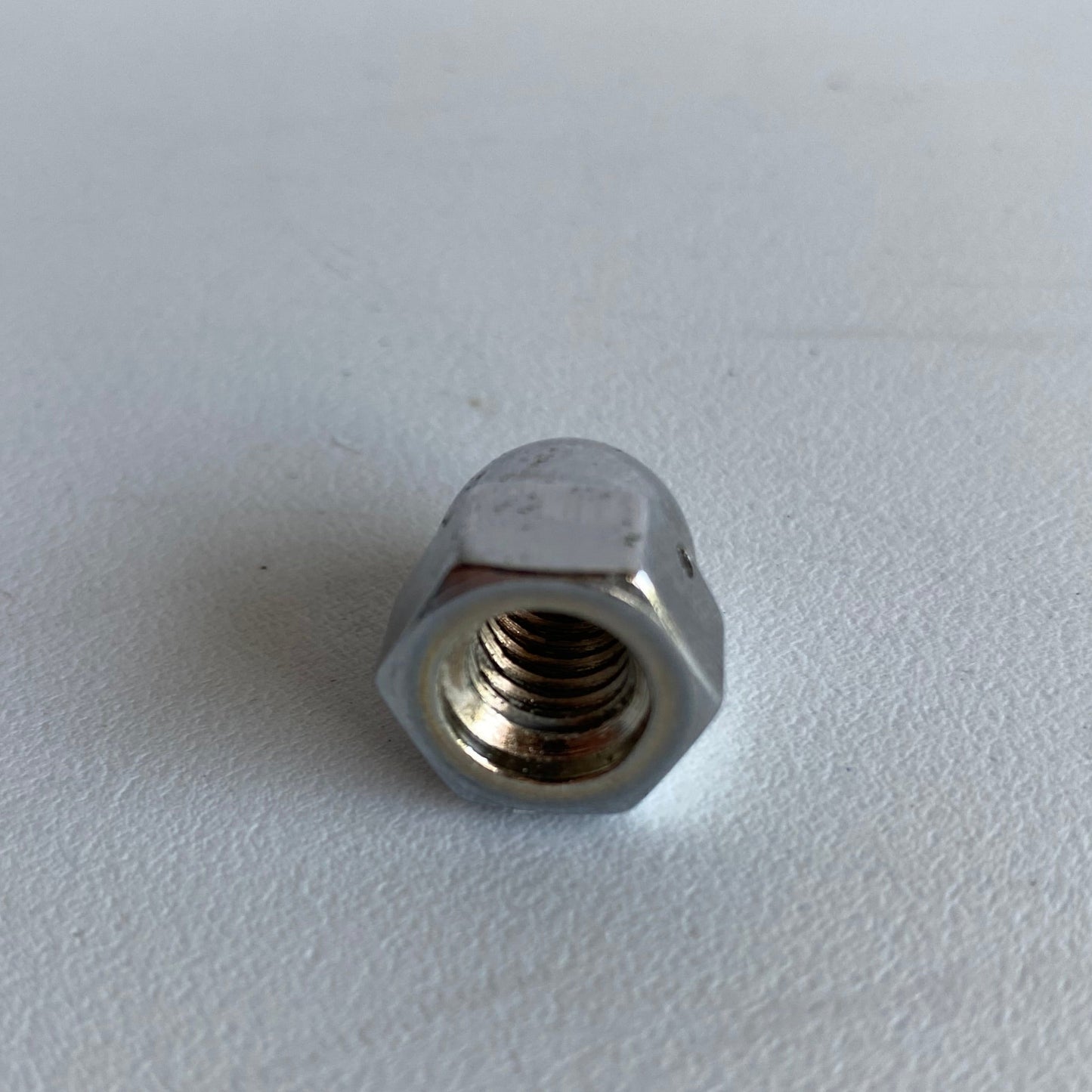 Ecrou borgne chromé freiné 5/16-18 Harley Davidson OEM