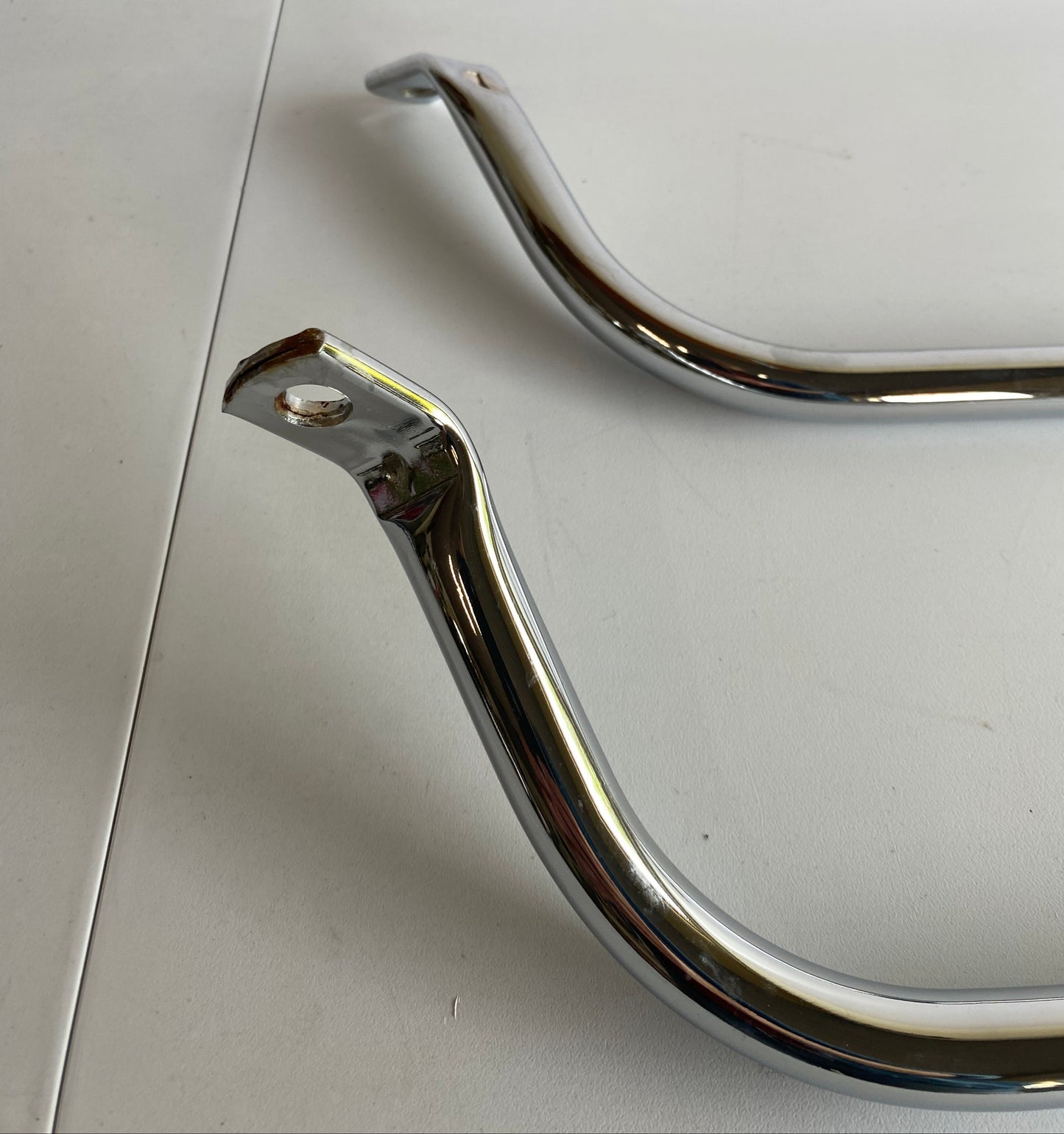 Jeu de supports sacoches Touring Harley Davidson REF OEM 49206-04 & 49207-04