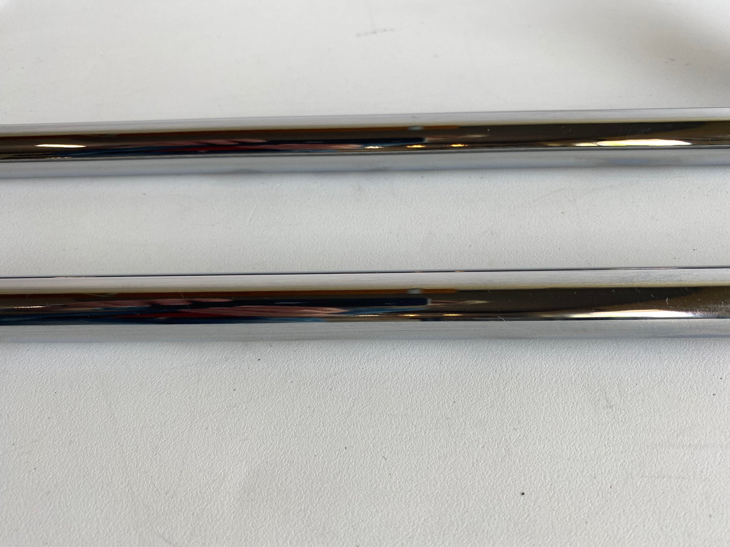 Jeu de supports sacoches Touring Harley Davidson REF OEM 49206-04 & 49207-04