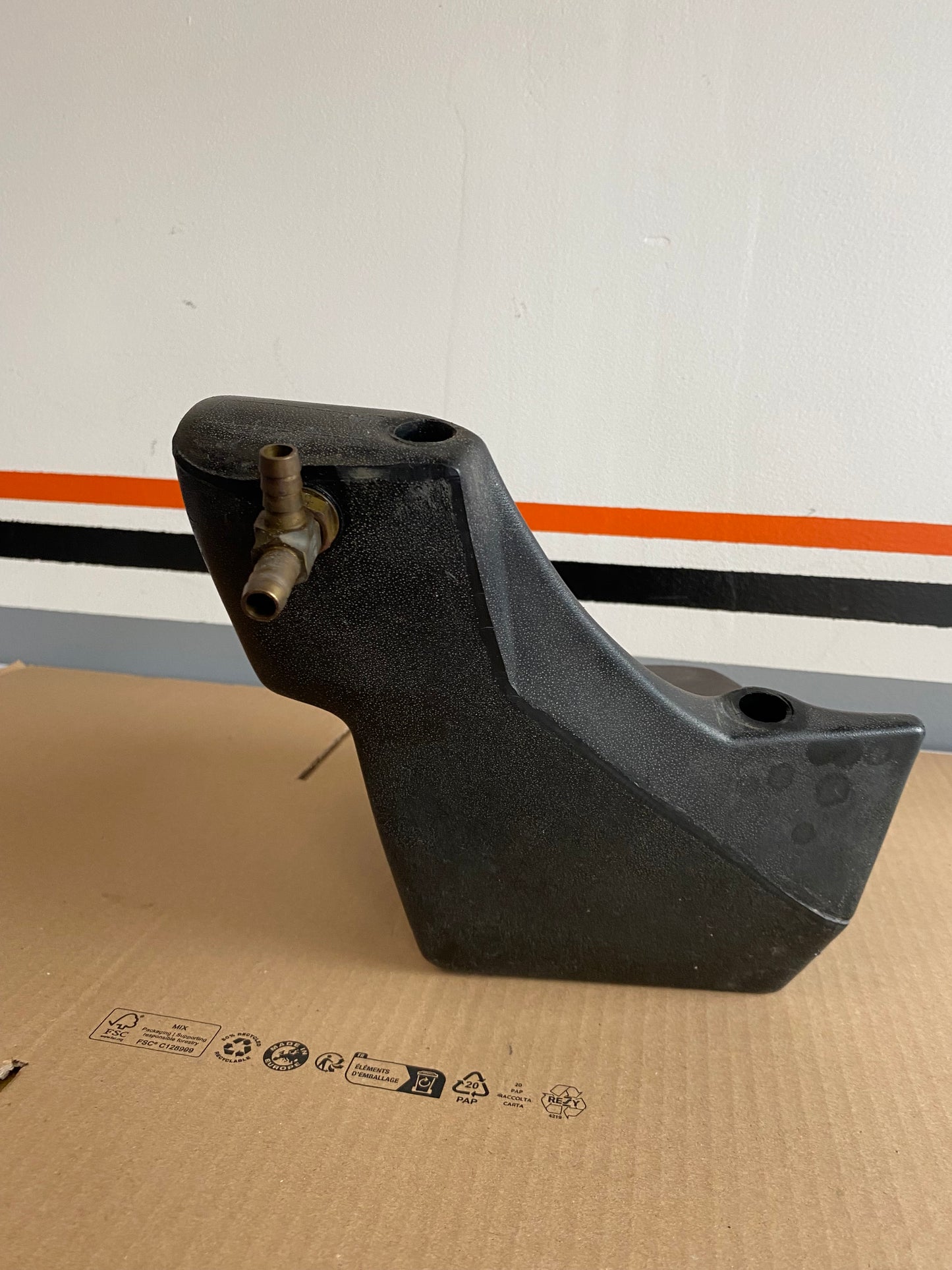 BUELL S3 Oil Tank REF OEM: Q0110.B