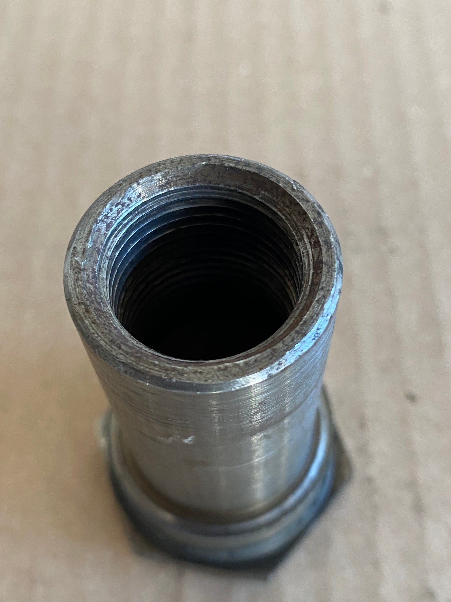 Harley Davidson compensator screw OEM reference: 40392-70