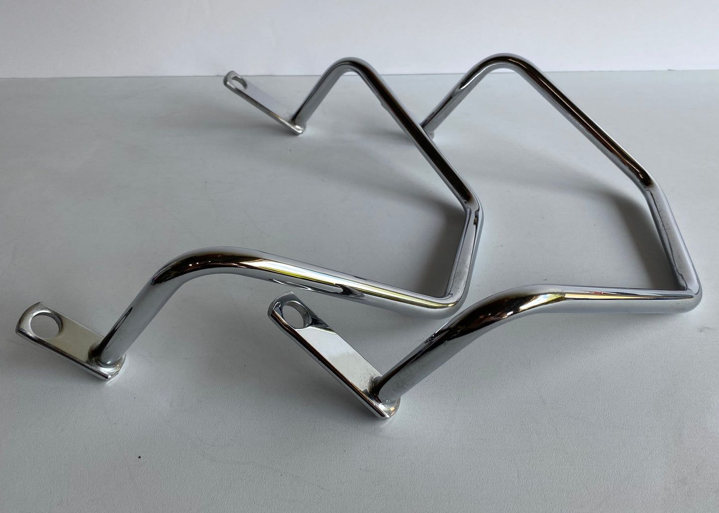 Jeu écarteurs de sacoches Dyna Harley Davidson REF Idem 90589-91D