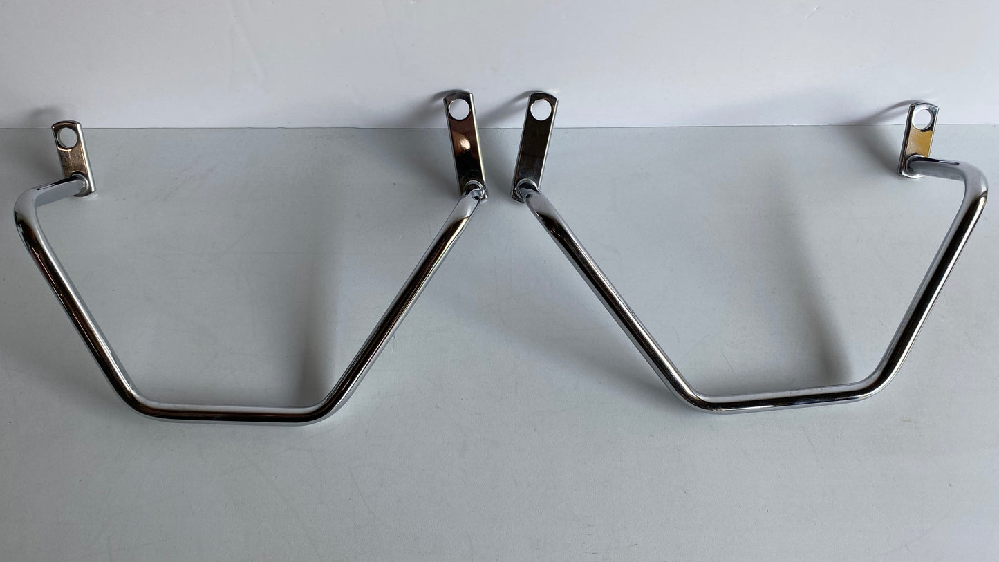 Jeu écarteurs de sacoches Dyna Harley Davidson REF Idem 90589-91D