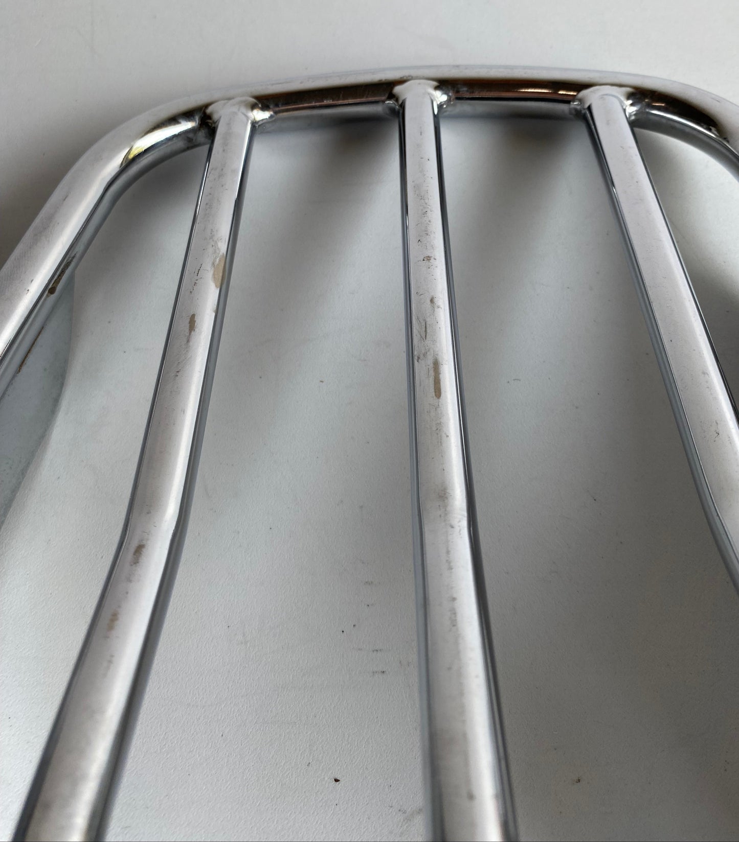 Porte paquet chromé écartement 7.5 pouces Harley Davidson REF 50300030
