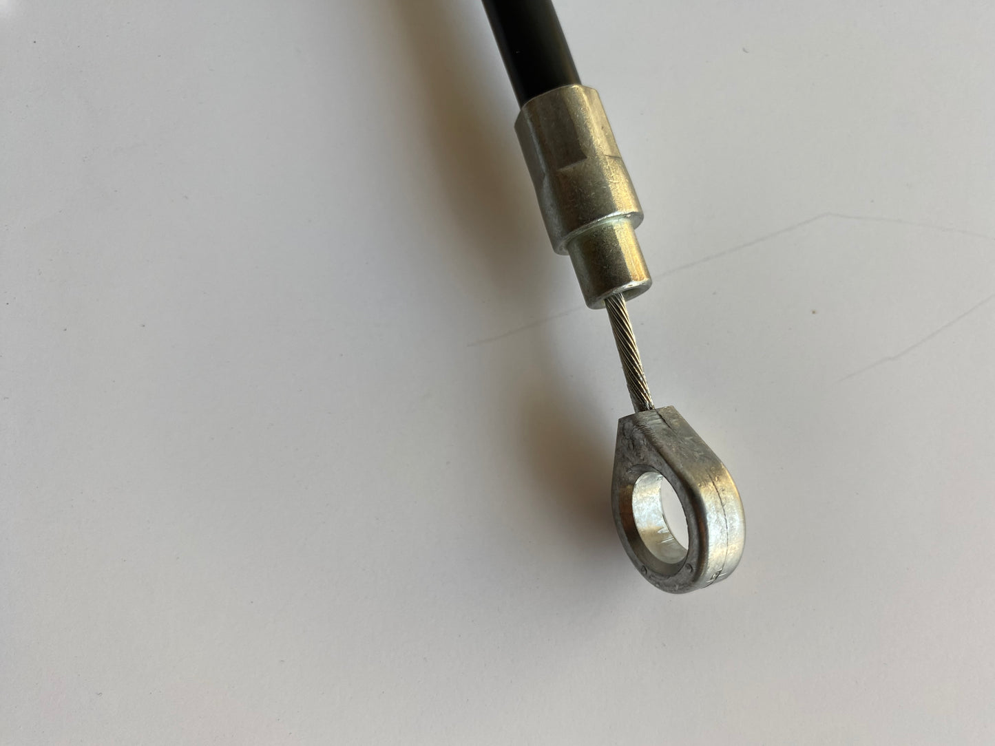 Cable embrayage supérieur40 pouces apehanger 12 pouces Harley Davidson REF OEM 37200382