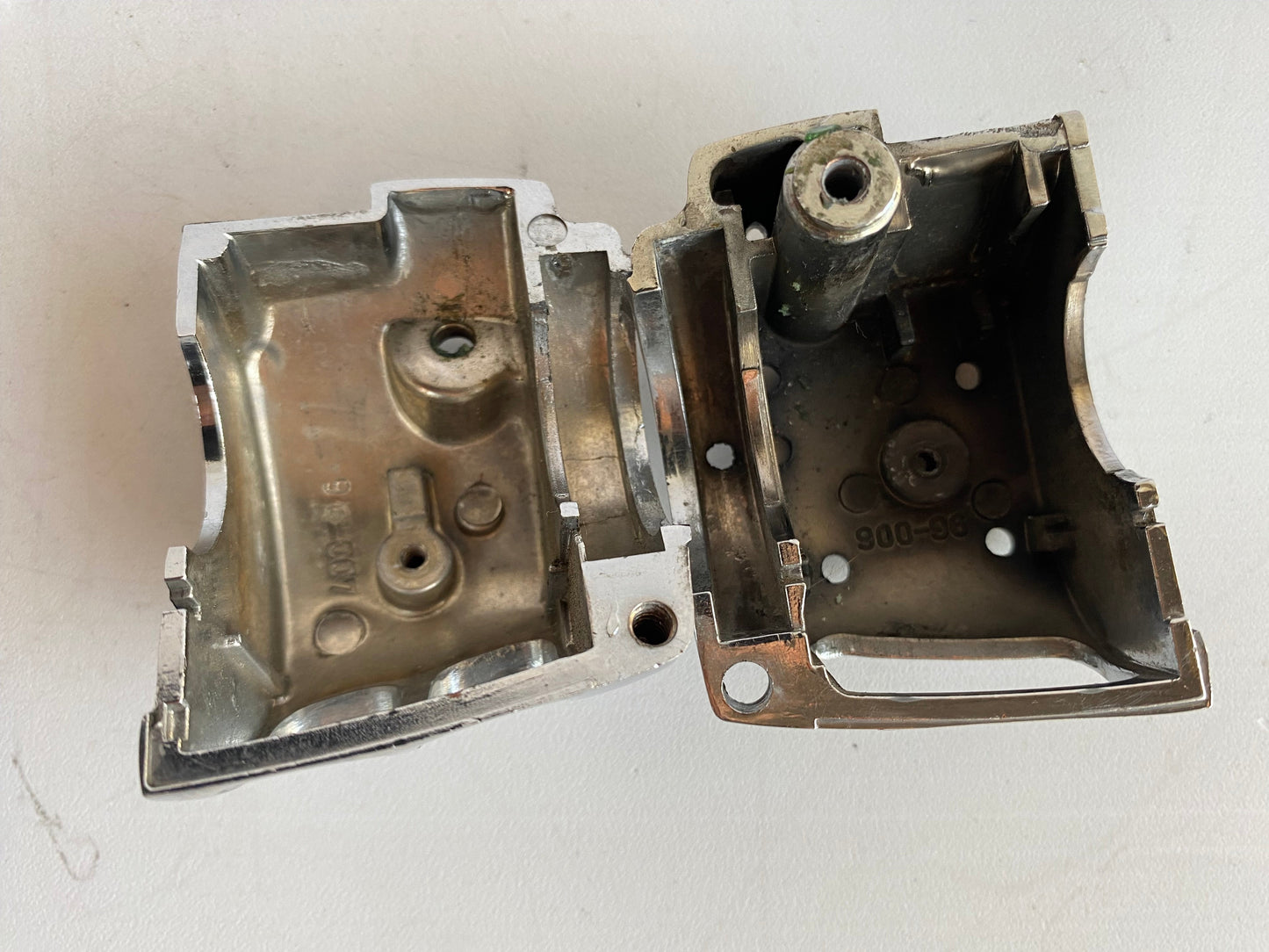 Cocotte chromée gauche Harley Davidson REF OEM 71615-96 & 71720-03A