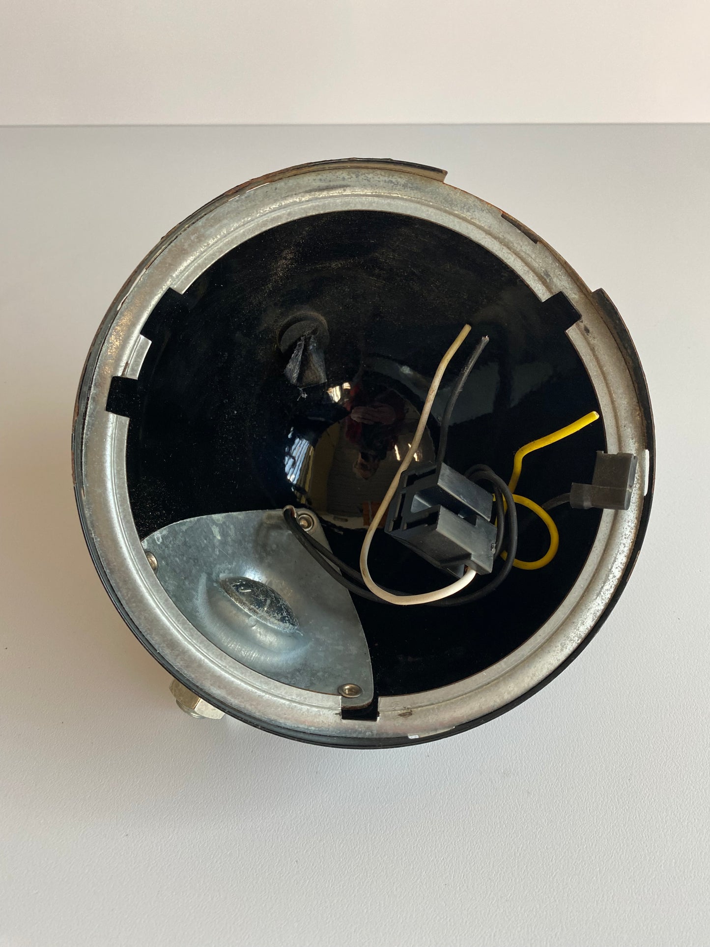 Harley Davidson Headlight Shell REF OEM: 68061-94B