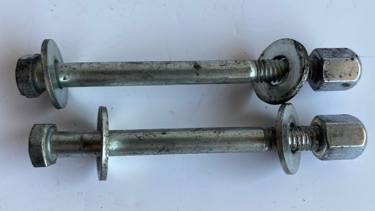Jeu de vis fixation réservoir carburant Dyna Harley Davidson REF OEM 3427 & 3530