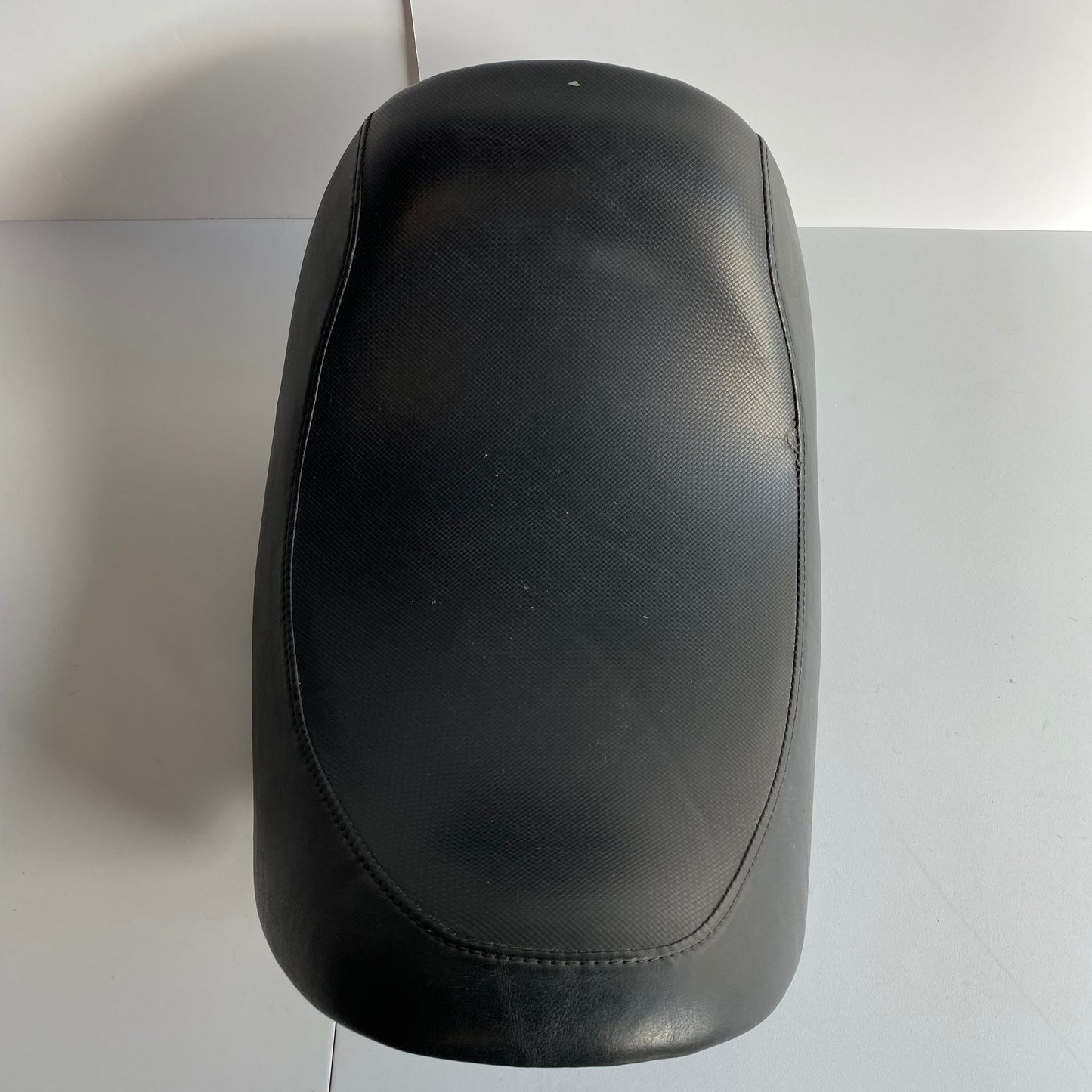 solo seat VROD Harley Davidson REF OEM 52383-01