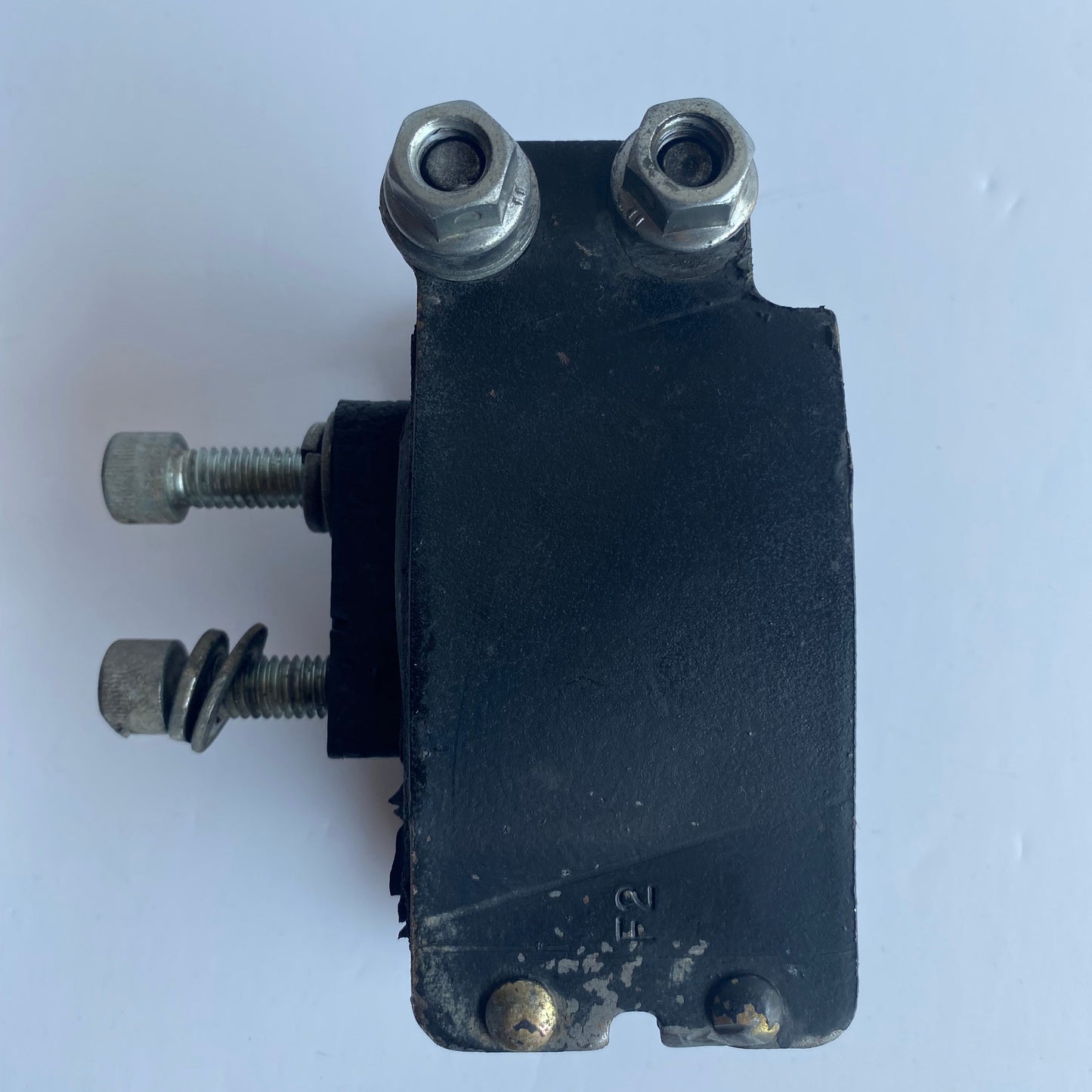 Silent bloc moteur avant Dyna Harley Davidson REF OEM 47583-90B