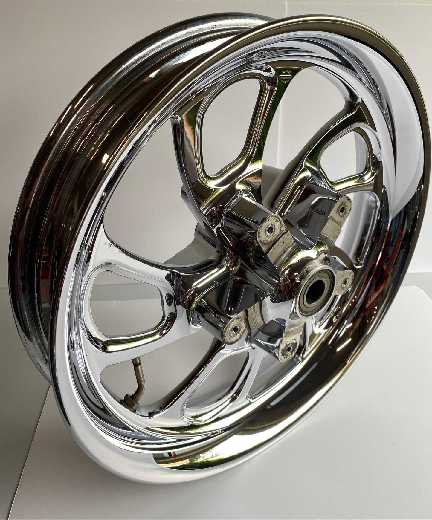CVO 18 inch front wheel harley davidson REF OEM: 40818-08