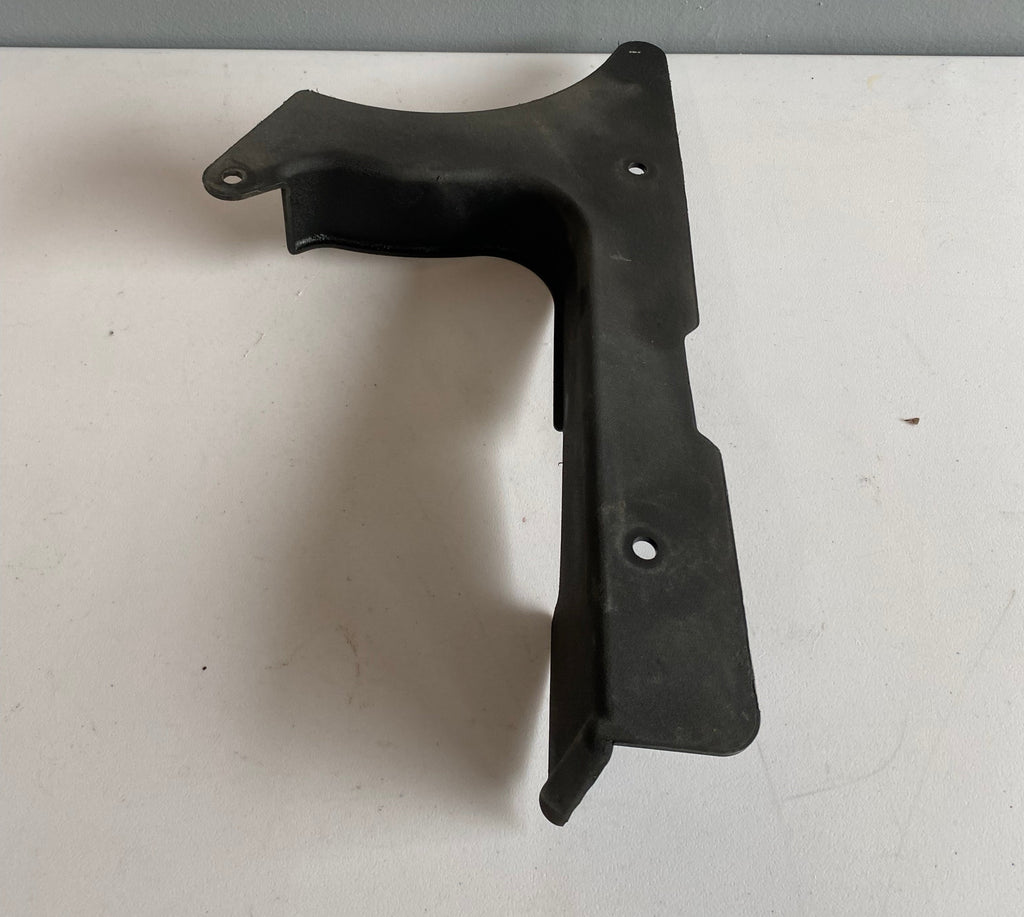 Pare courroie inférieur Harley Davidson Softail REF OEM : 60415-89C