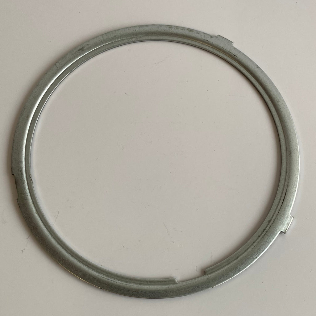 Cerclage intérieur de phare 5-3/4 pouces Harley Davidson REF OEM 67883-04A