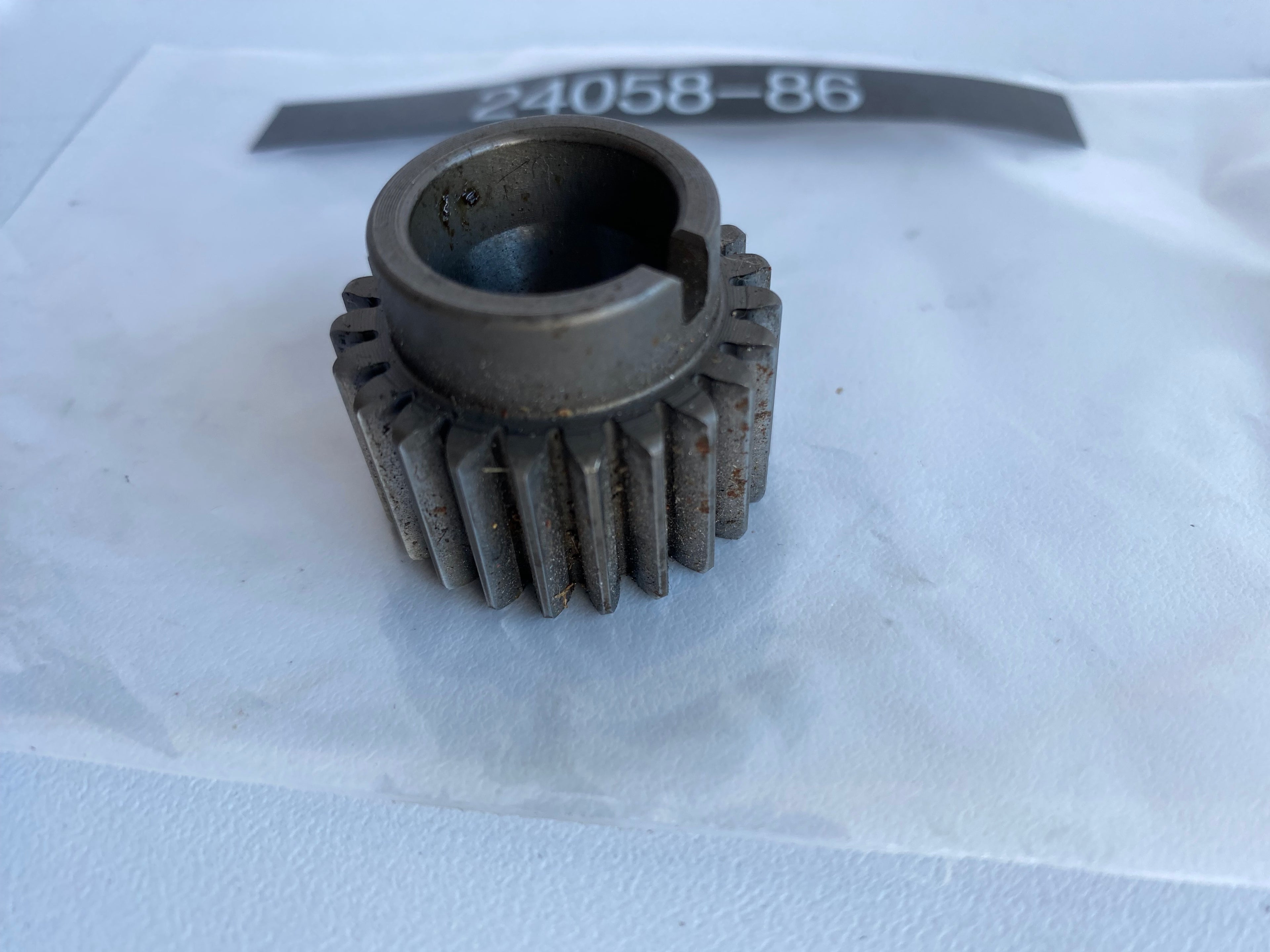 Right crankshaft output sprocket Sportster Harley Davidson REF OEM 24058-86