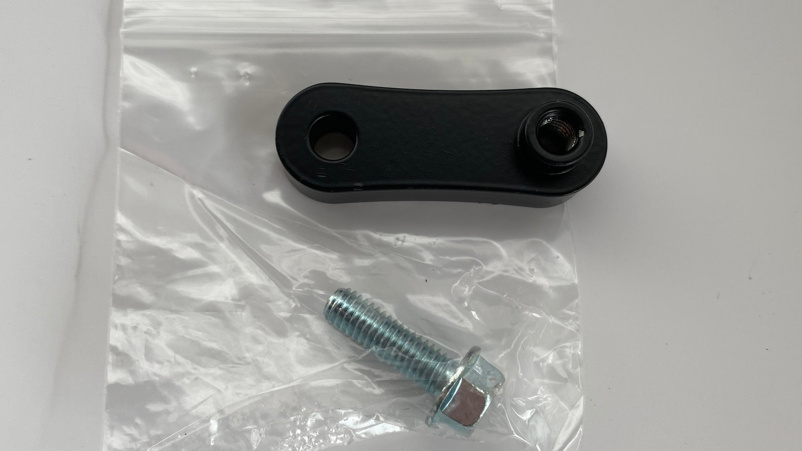 Relocalisation support cale pied  gauche passager  Softail V&H Harley Davidson REF 16927