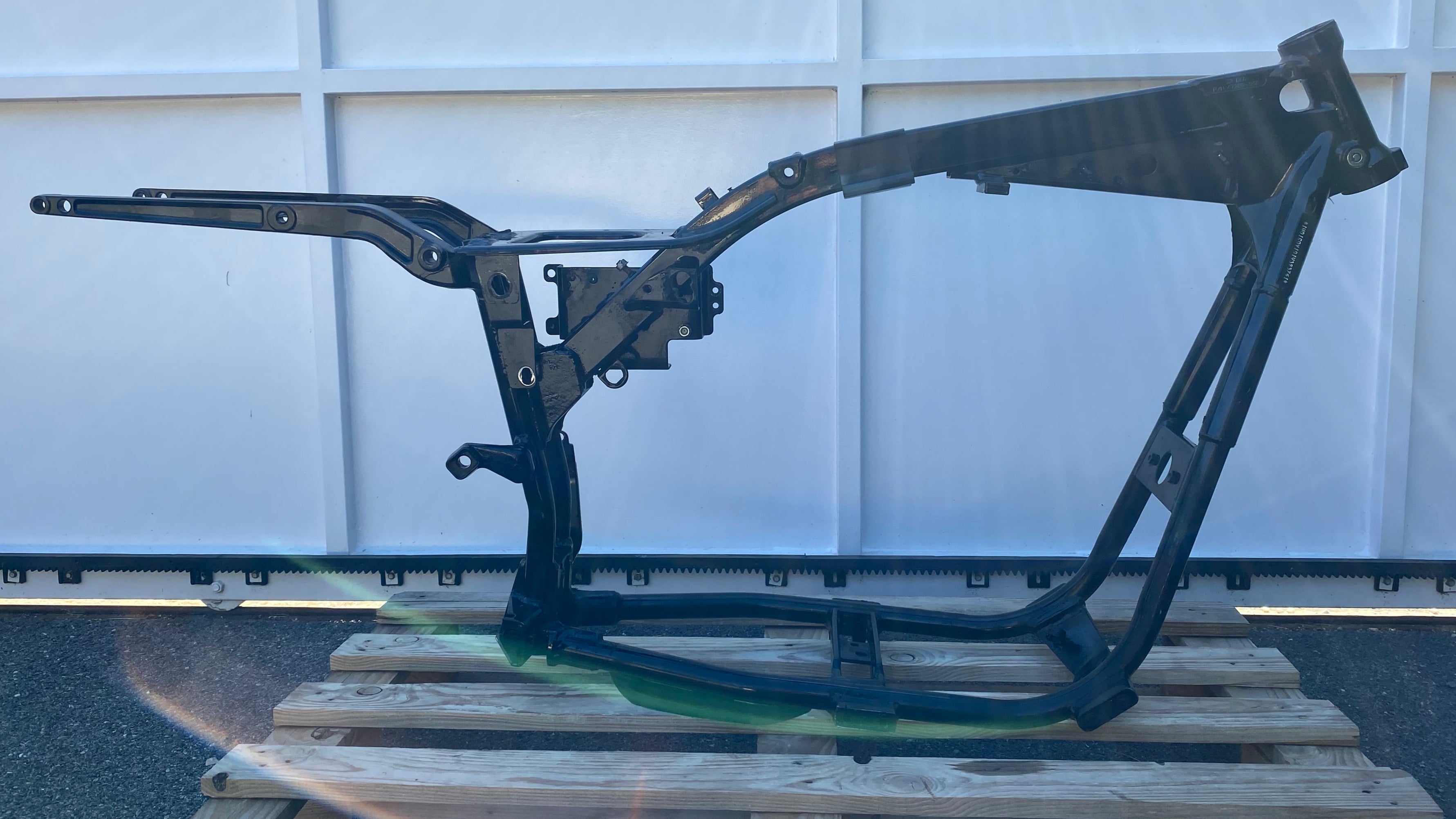 Dyna Low Rider Frame 2001 Harley Davidson REF OEM 47427-99A
