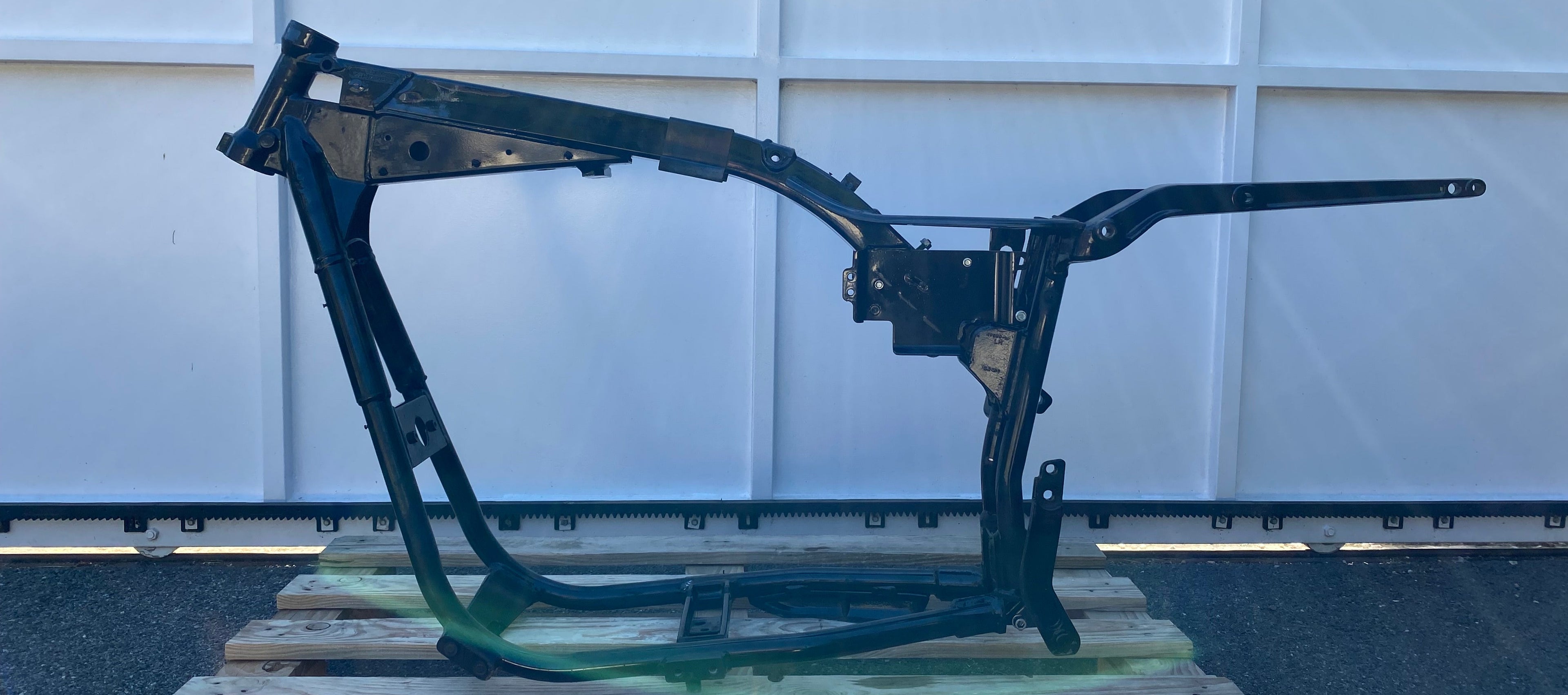 Cadre Dyna Low Rider 2001 Harley Davidson REF OEM 47427-99A