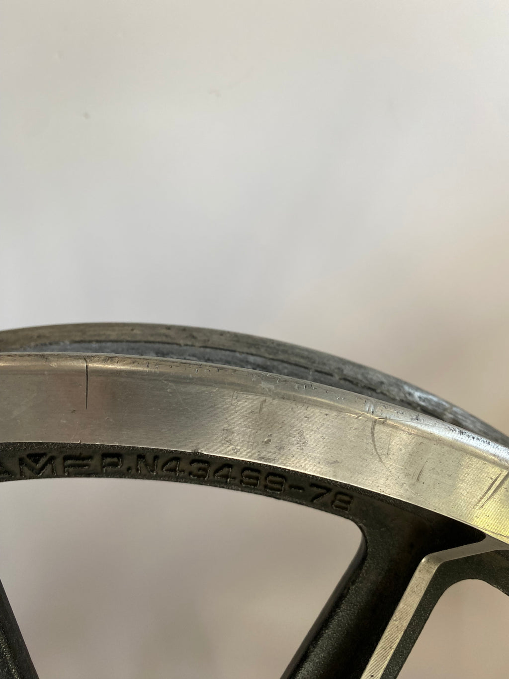 Roue avant 9 bâtons 2.15 x 19" Sportster XLCR AMF Harley Davidson REF OEM 43499-78