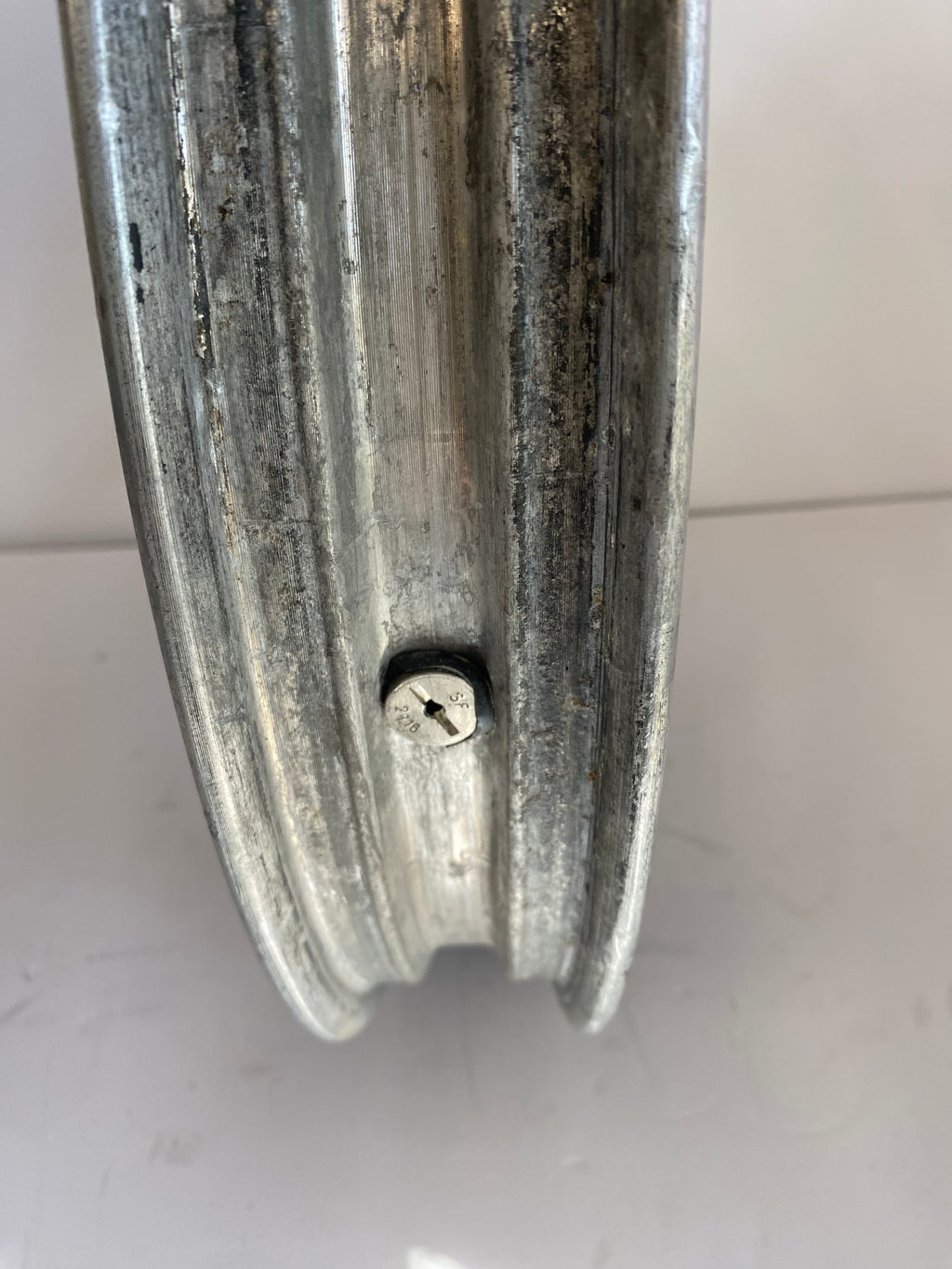 Roue avant 9 bâtons 2.15 x 19" Sportster XLCR AMF Harley Davidson REF OEM 43499-78