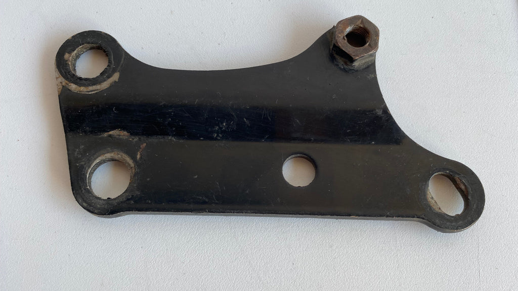 Support moteur inférieur avant droit Sportster Harley Davidson 16210-84A