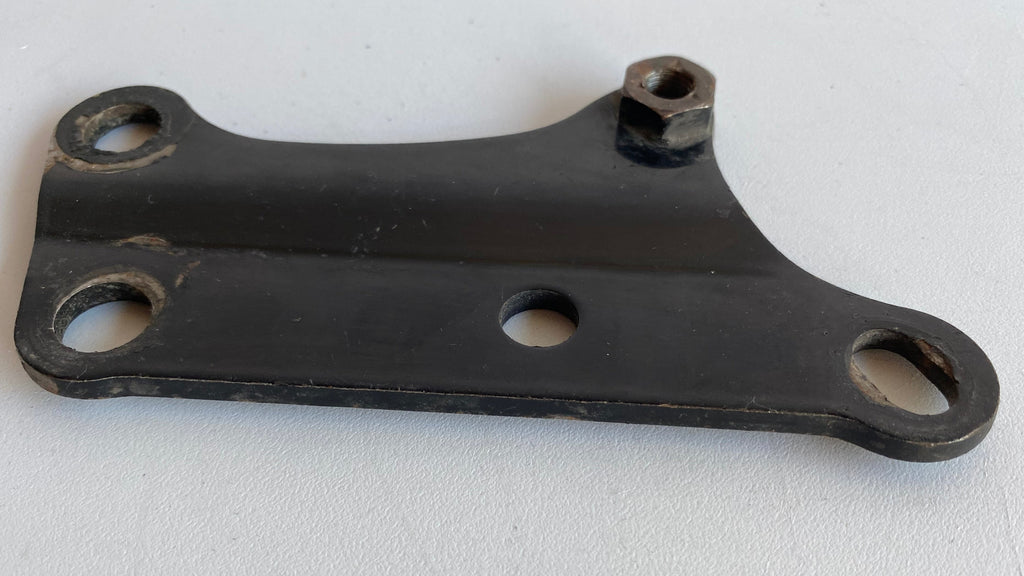 Support moteur inférieur avant droit Sportster Harley Davidson 16210-84A