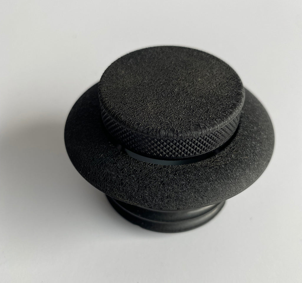 Bouchon de réservoir POP-UP gauche, pas gauche noir Wrinkle Harley Davidson 96-99