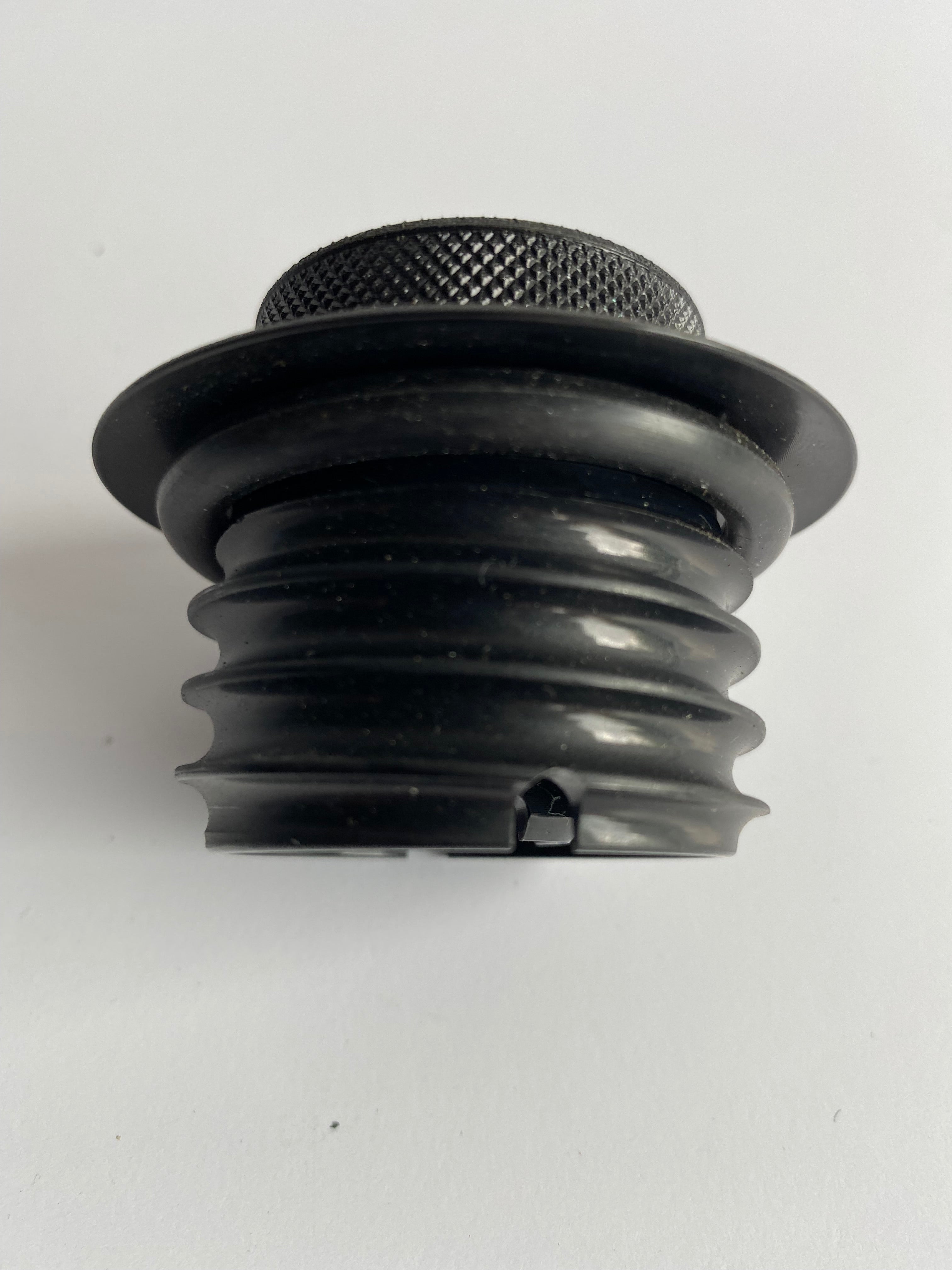 Bouchon de réservoir POP-UP gauche, pas gauche noir Wrinkle Harley Davidson 96-99