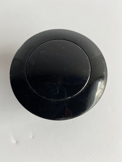 Bouchon de réservoir POP-UP noir droit Harley Davidson 96-18