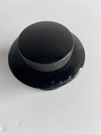 Bouchon de réservoir POP-UP noir droit Harley Davidson 96-18