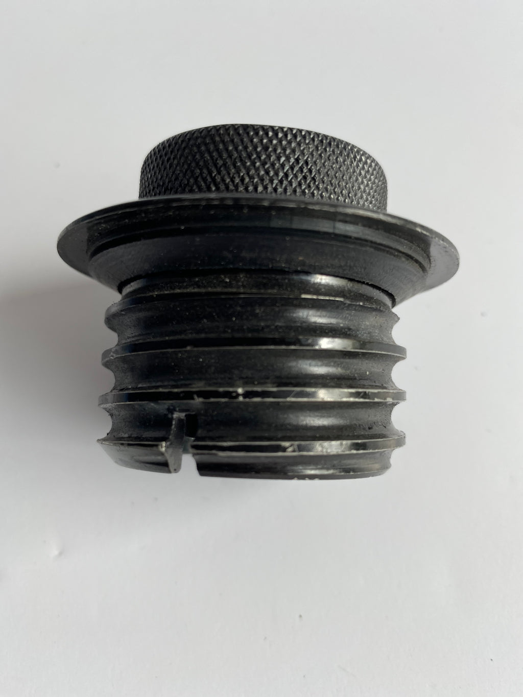 Bouchon de réservoir POP-UP noir droit Harley Davidson 96-18