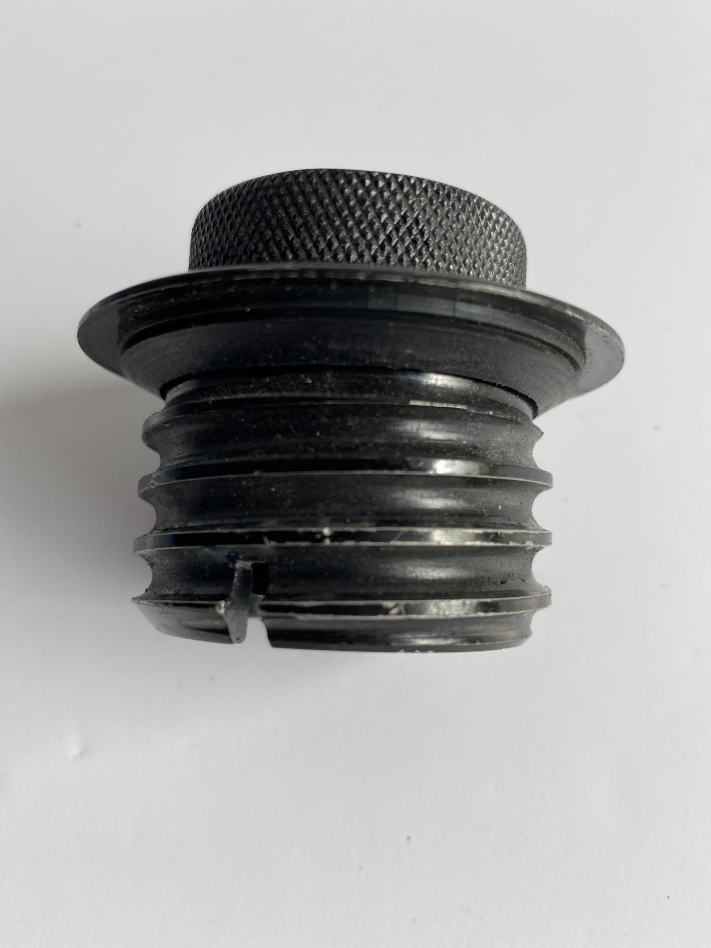 Bouchon de réservoir POP-UP noir droit Harley Davidson 96-18