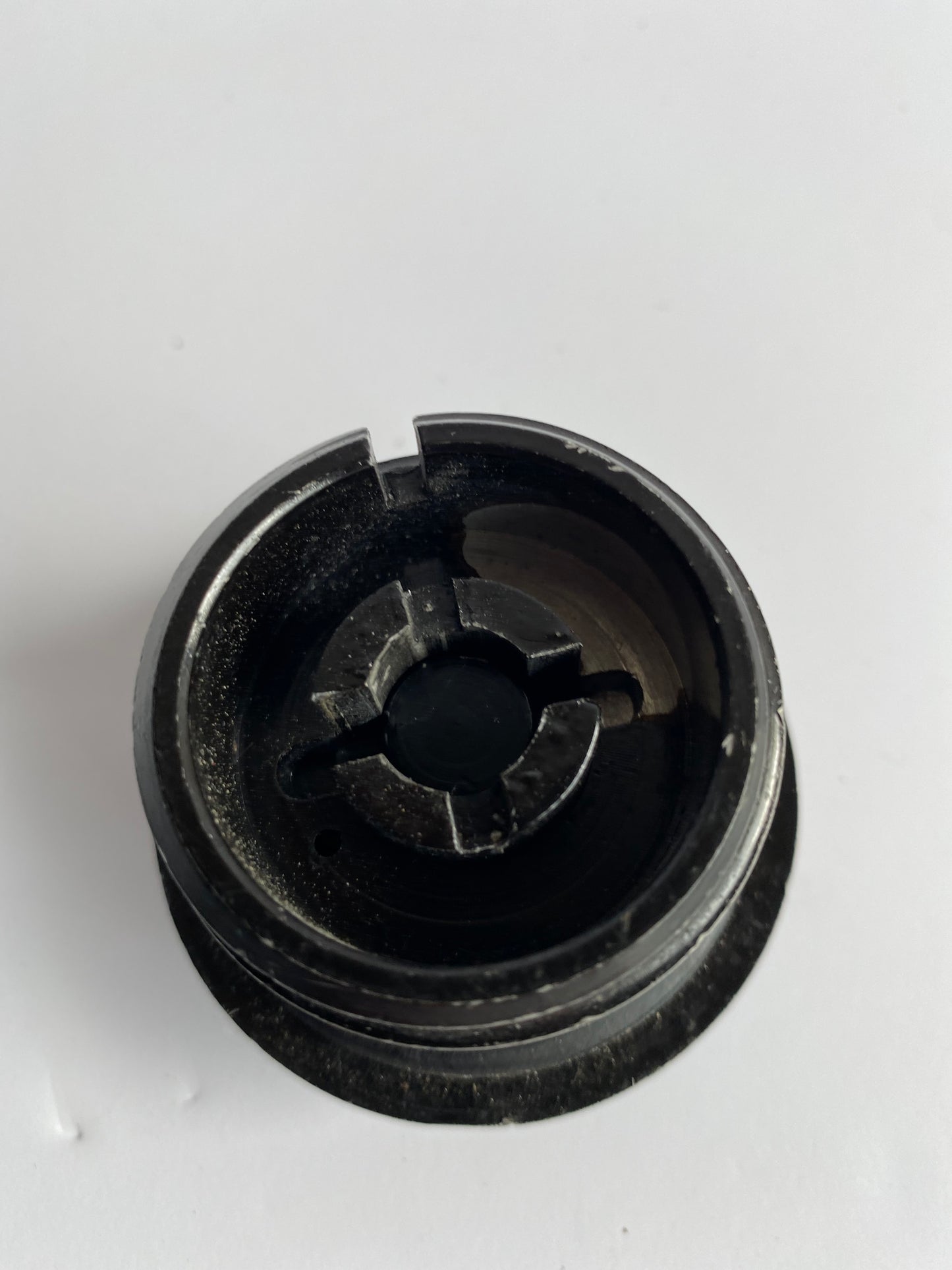 Bouchon de réservoir POP-UP noir droit Harley Davidson 96-18