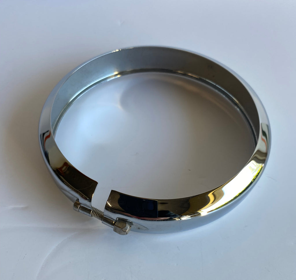 Harley Davidson 4.5 inch passing lamp rim OEM REF: 68725-62A