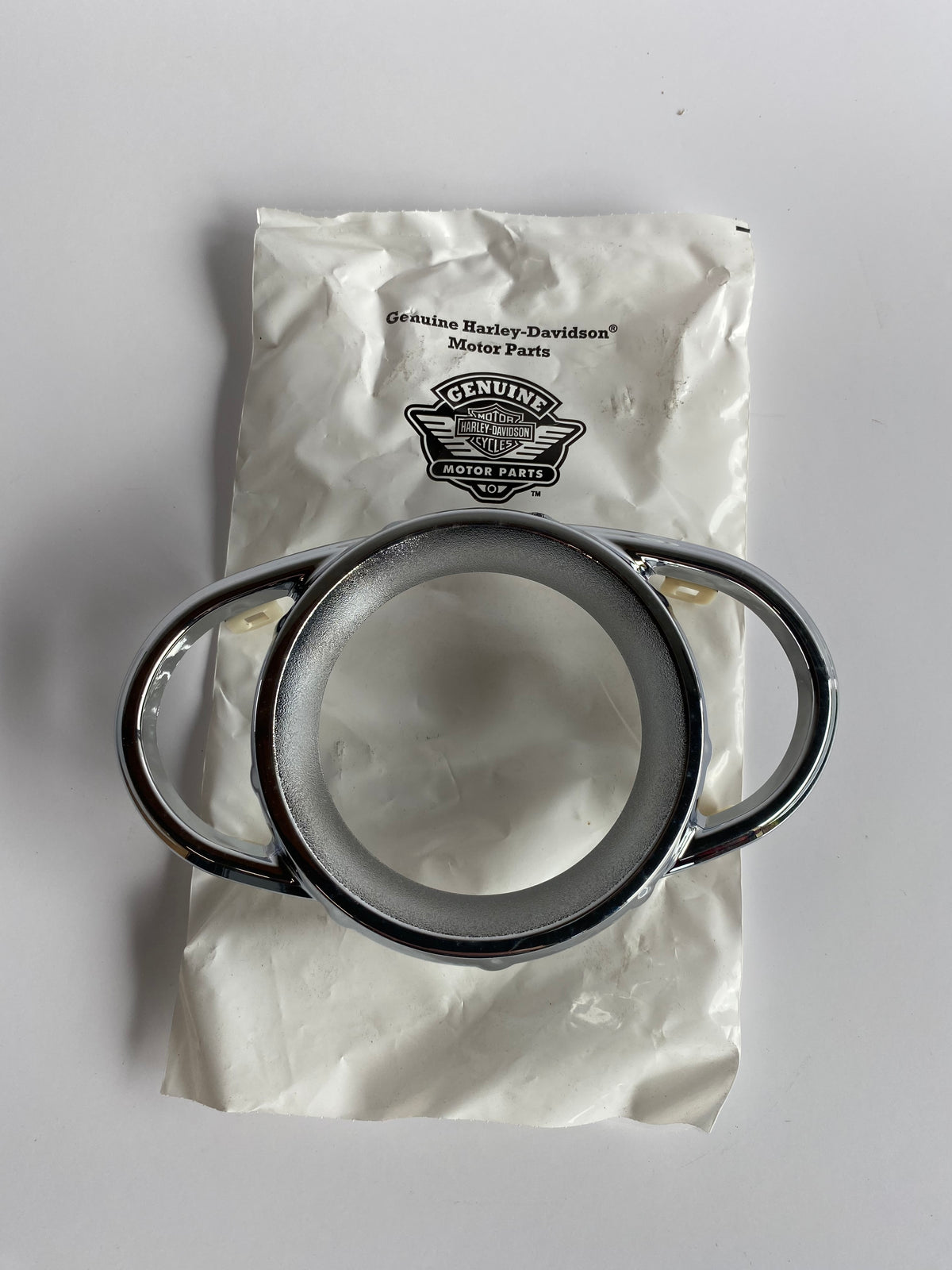 Motorcycle Entourage Entourage de compteur chromé Harley Davidson REF OEM : 67591-04 ...