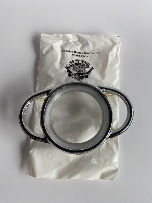 Entourage de compteur chromé Harley Davidson REF OEM  : 67591-04
