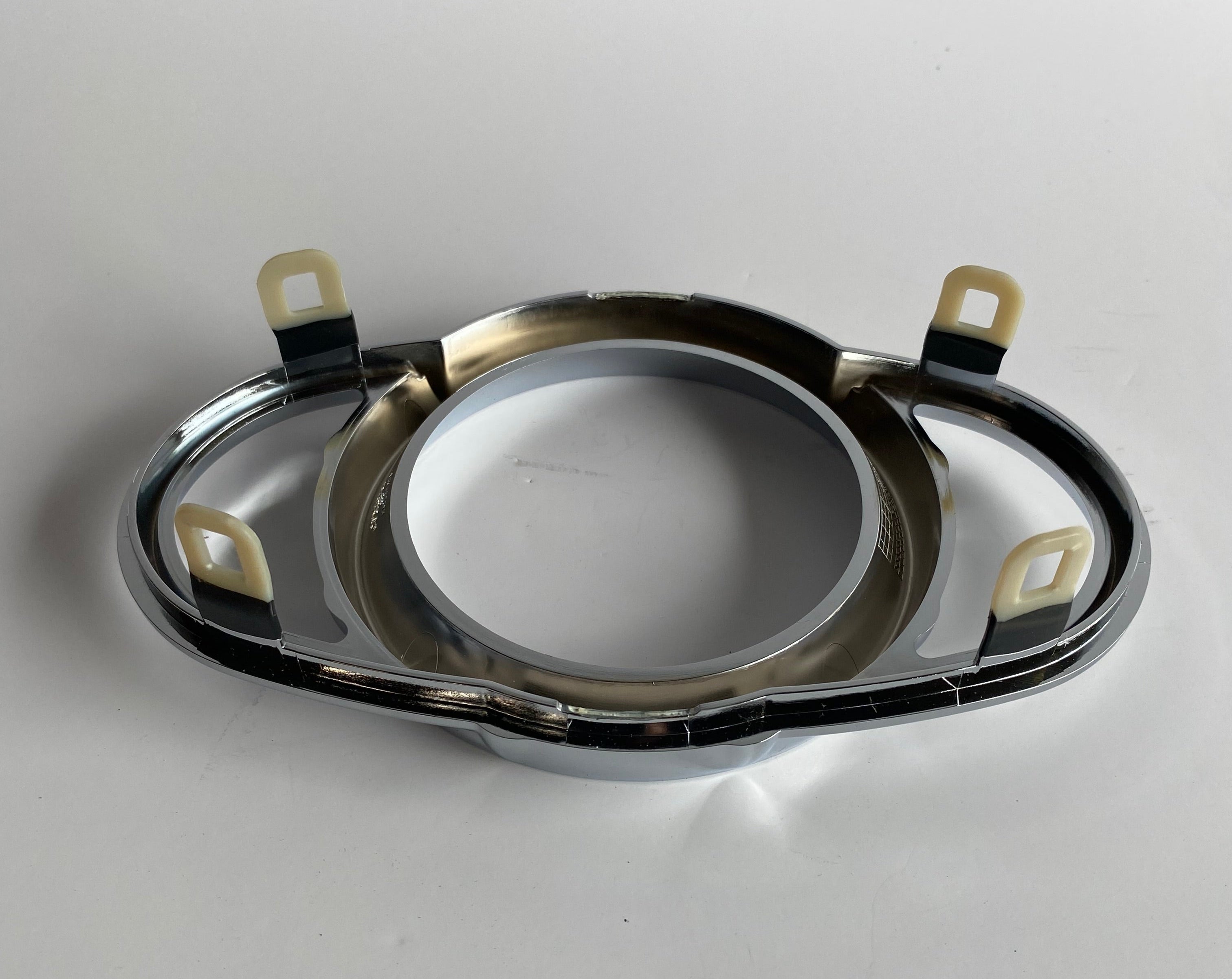 Entourage de compteur chromé Harley Davidson REF OEM  : 67591-04