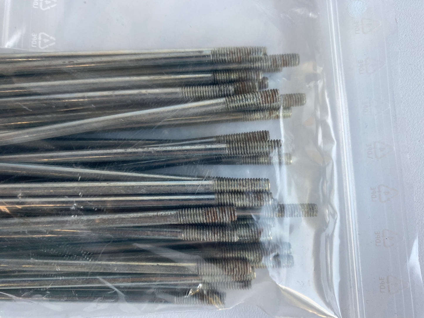 Jeu de 40 rayons 21 pouces 240mm Harley Davidson REF OEM 43239-05