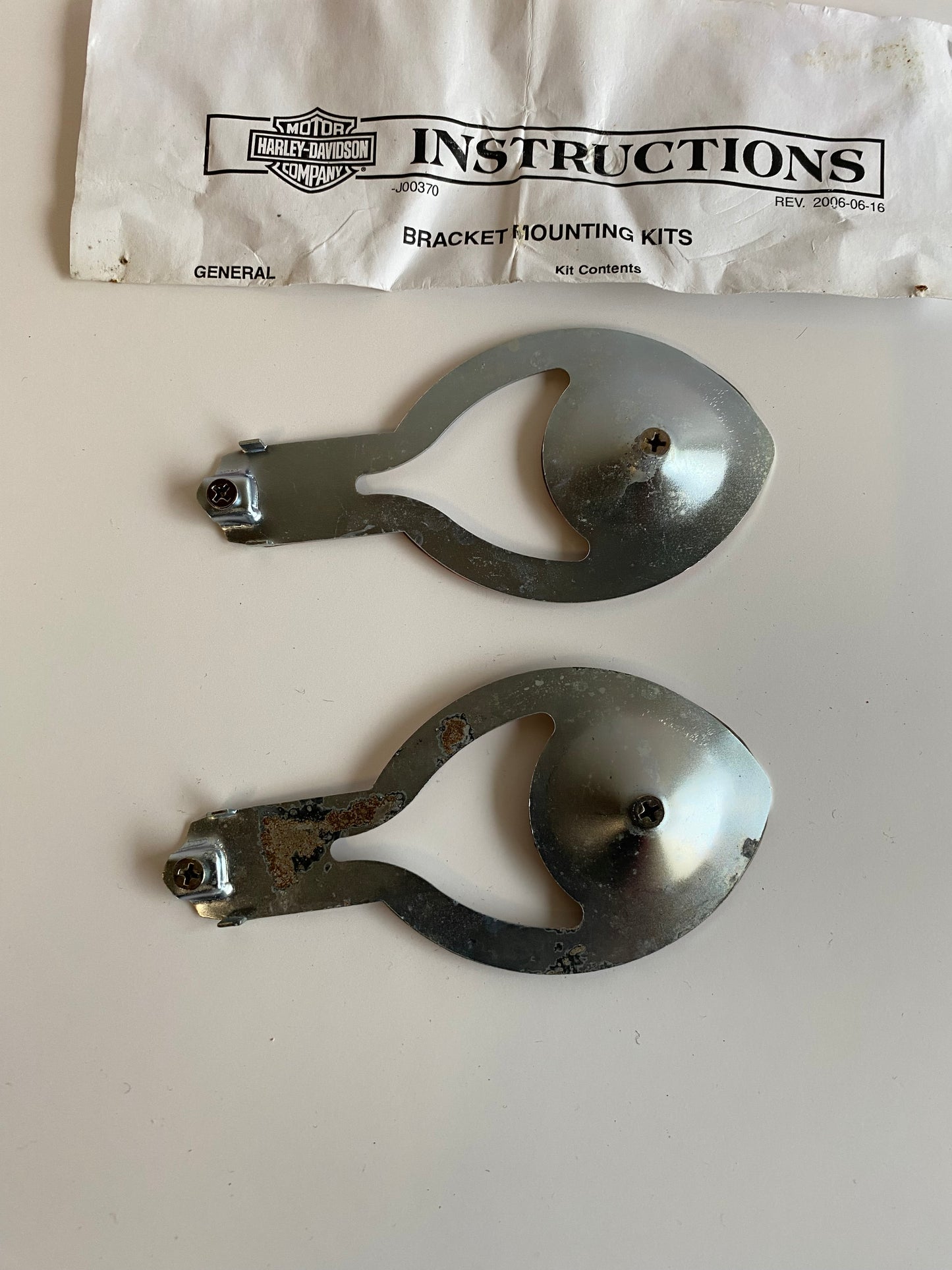 Harley Davidson Tankemblem-Montagesatz OEM-Referenz: 61782-91T