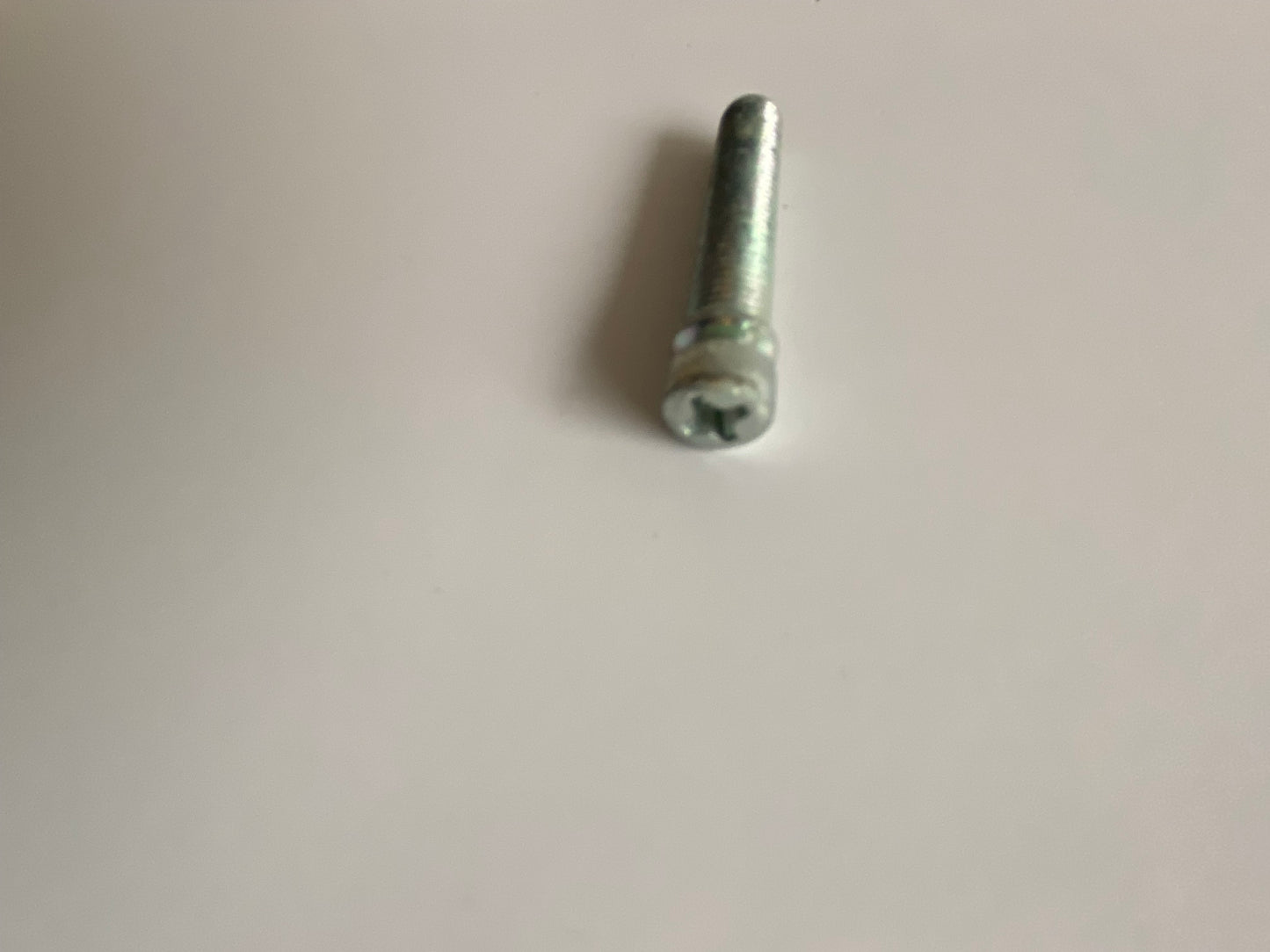 Harley Davidson Scheinwerfer-Einstellschraube OEM-Referenz: 67724-71